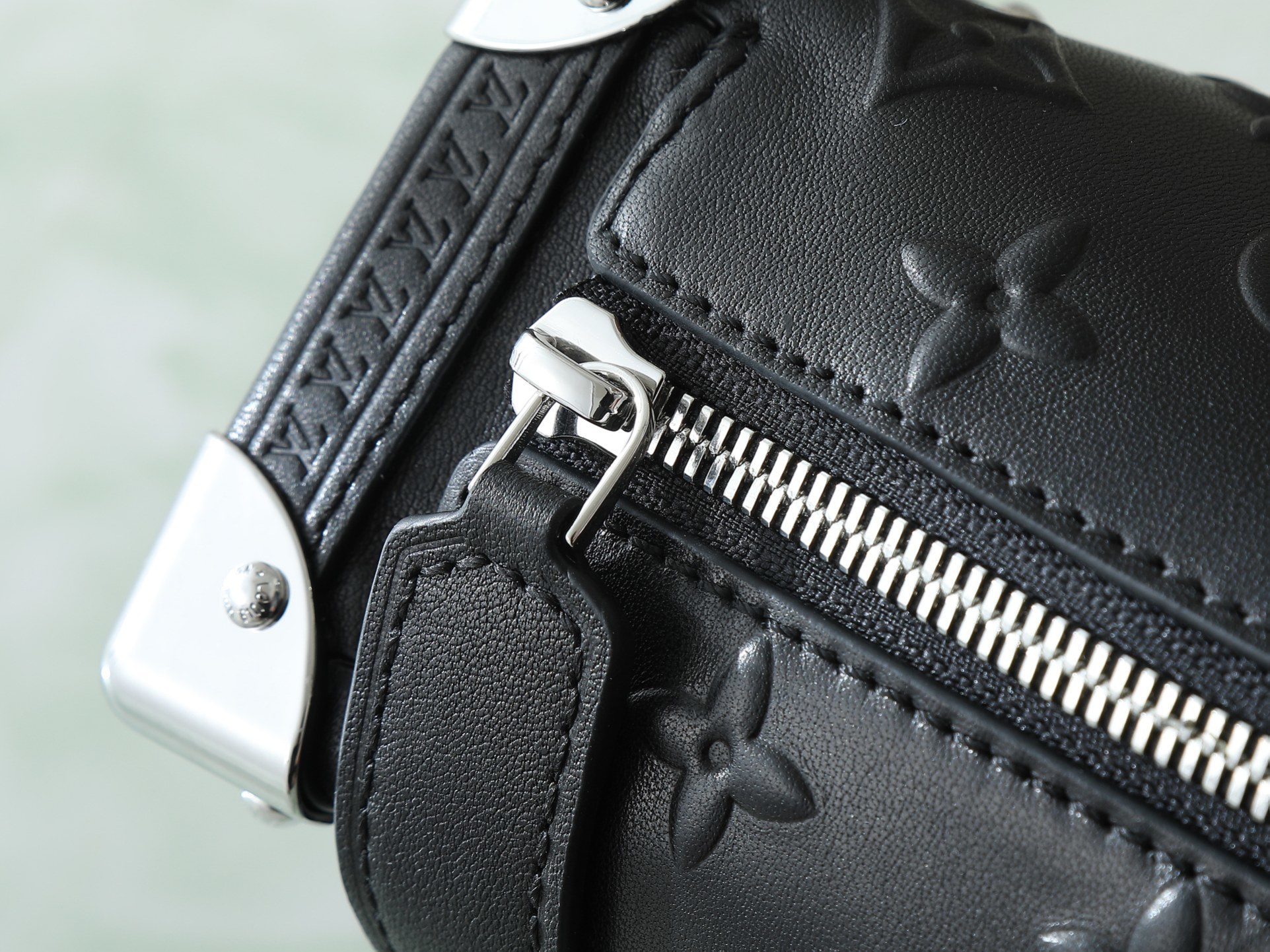 【顶级原单 独家实拍】M14572黑色全皮 软盒子包箱子 Petite Malle 手袋 Nicolas