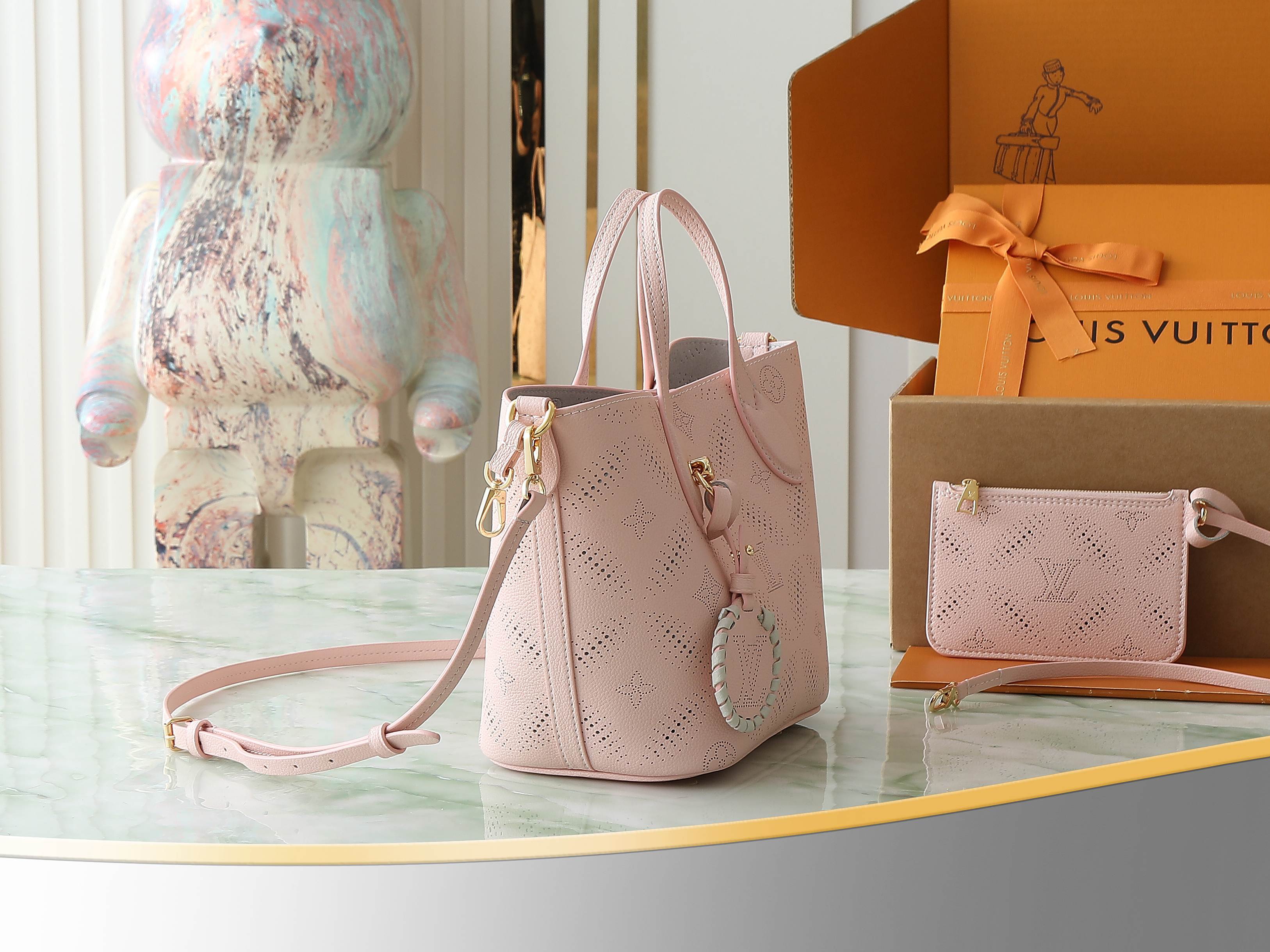 【顶级原单 独家实拍】M13839 BLOSSOM 小号手袋 奶昔粉 Blossom小号手袋于新季推出M