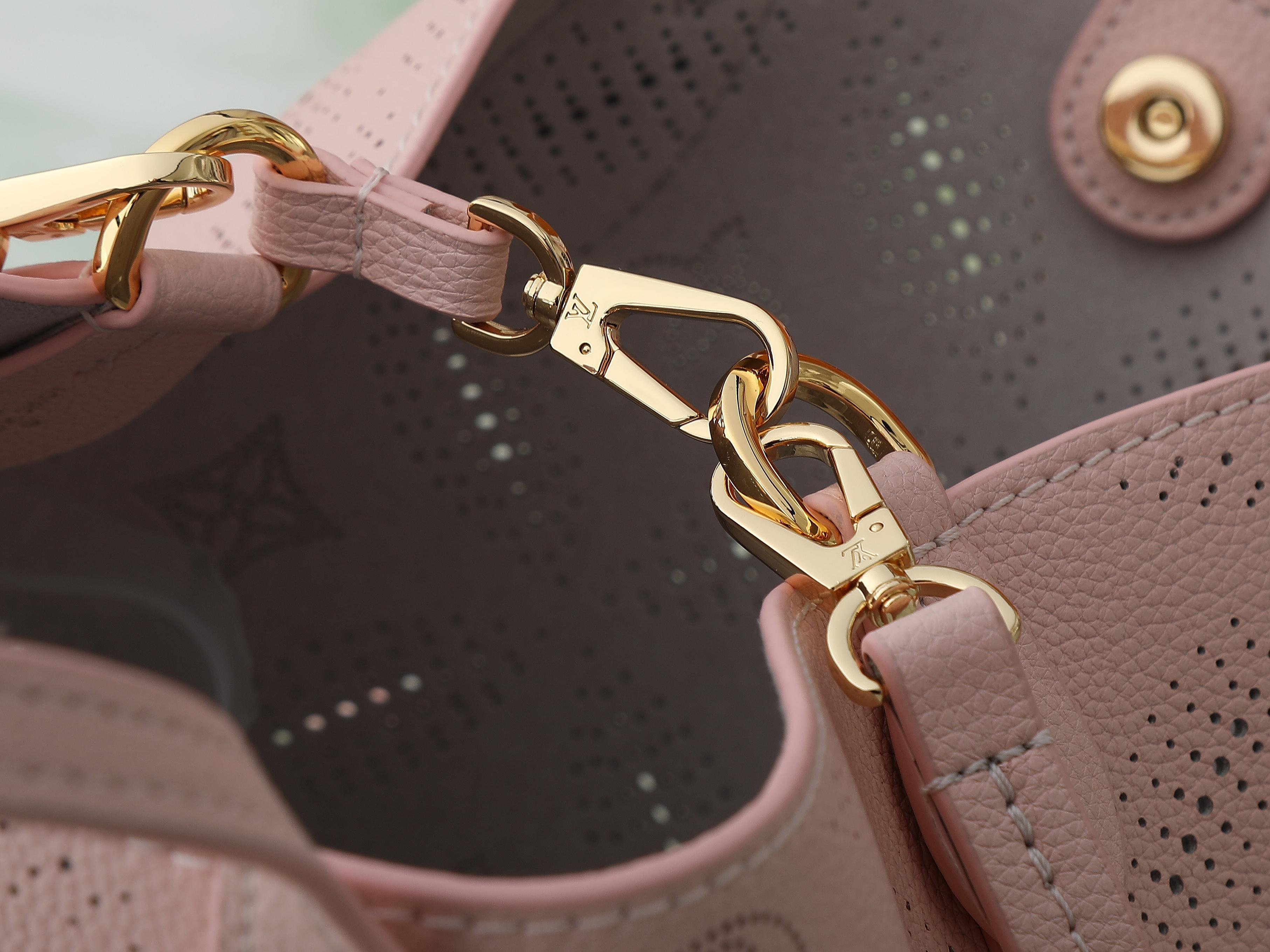 【顶级原单 独家实拍】M13839 BLOSSOM 小号手袋 奶昔粉 Blossom小号手袋于新季推出M