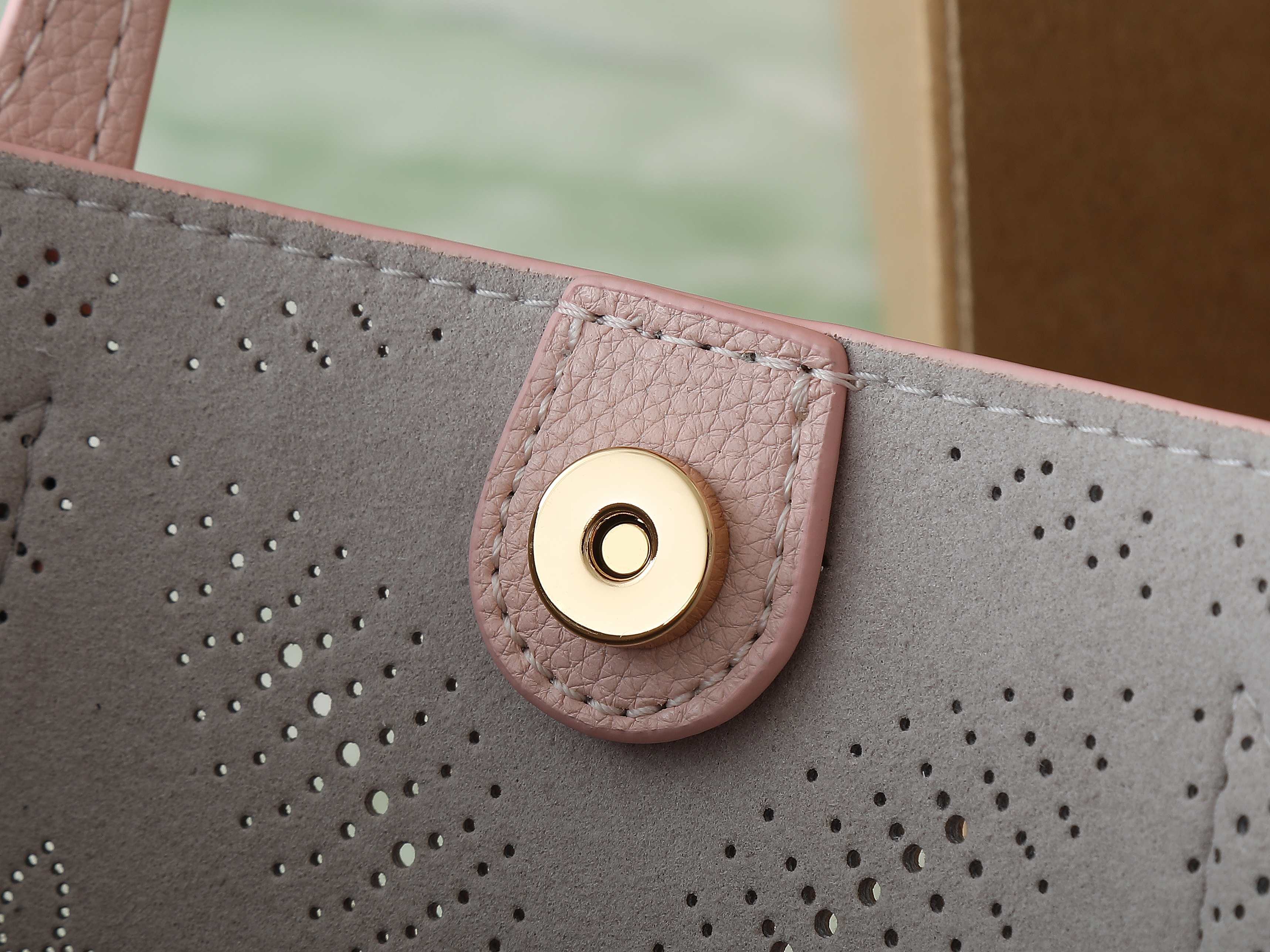 【顶级原单 独家实拍】M13839 BLOSSOM 小号手袋 奶昔粉 Blossom小号手袋于新季推出M