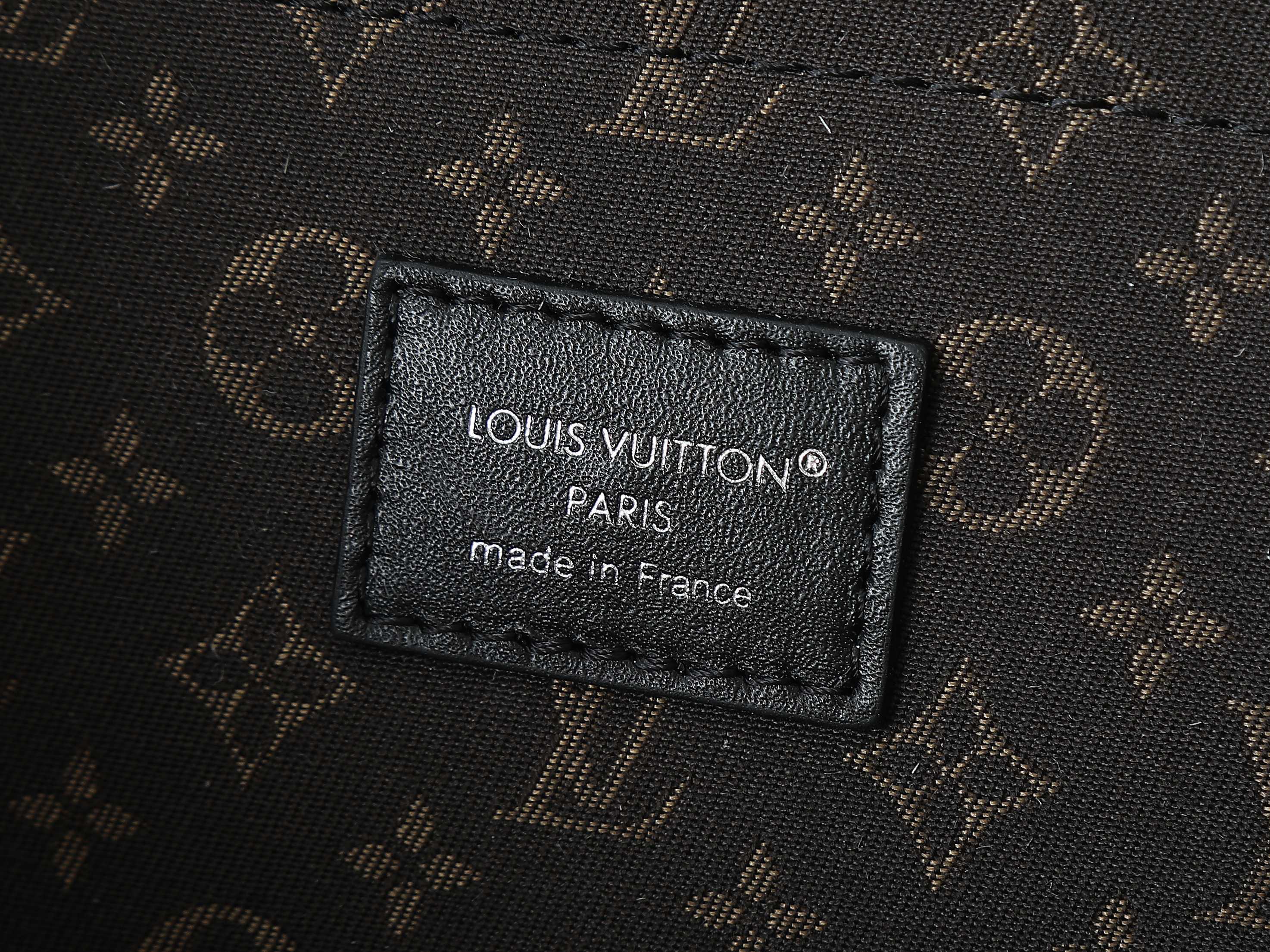 【顶级原单 独家实拍】M14700黑色 全皮机车包 LV Biker中号手袋 机车包 M14702灰蓝色