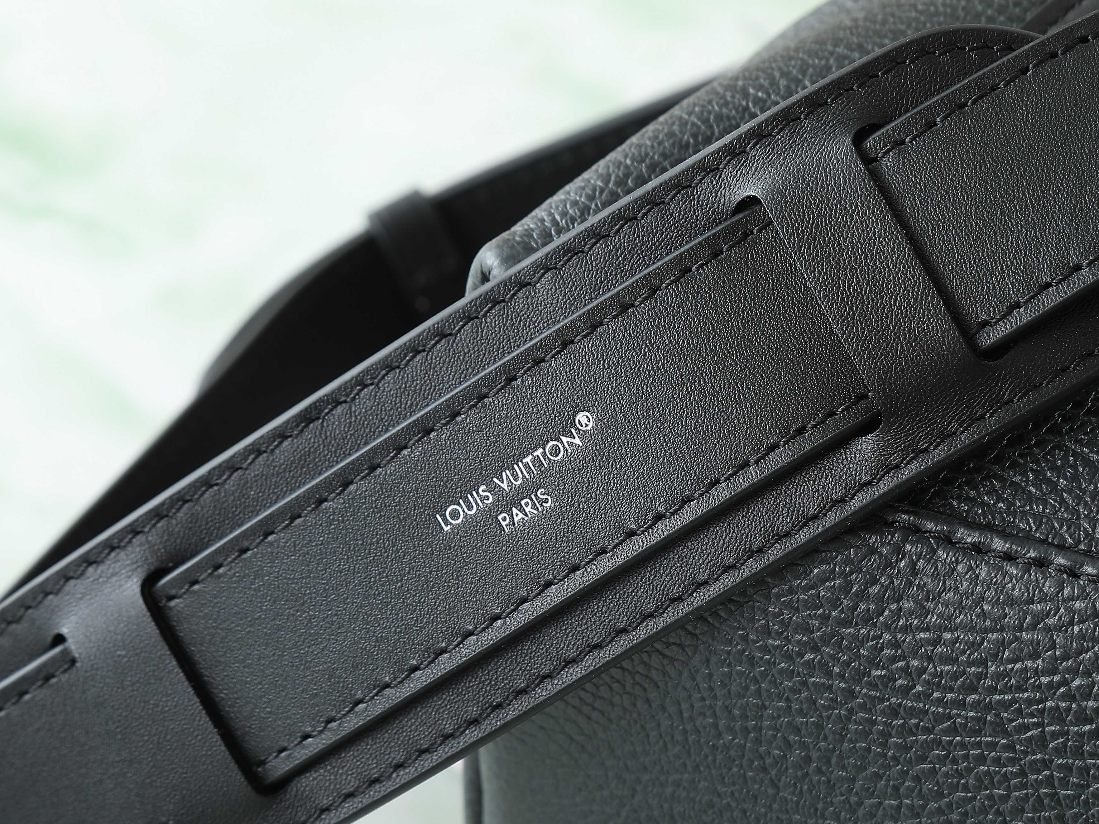 【顶级原单 独家实拍】M14700黑色 全皮机车包 LV Biker中号手袋 机车包 M14702灰蓝色