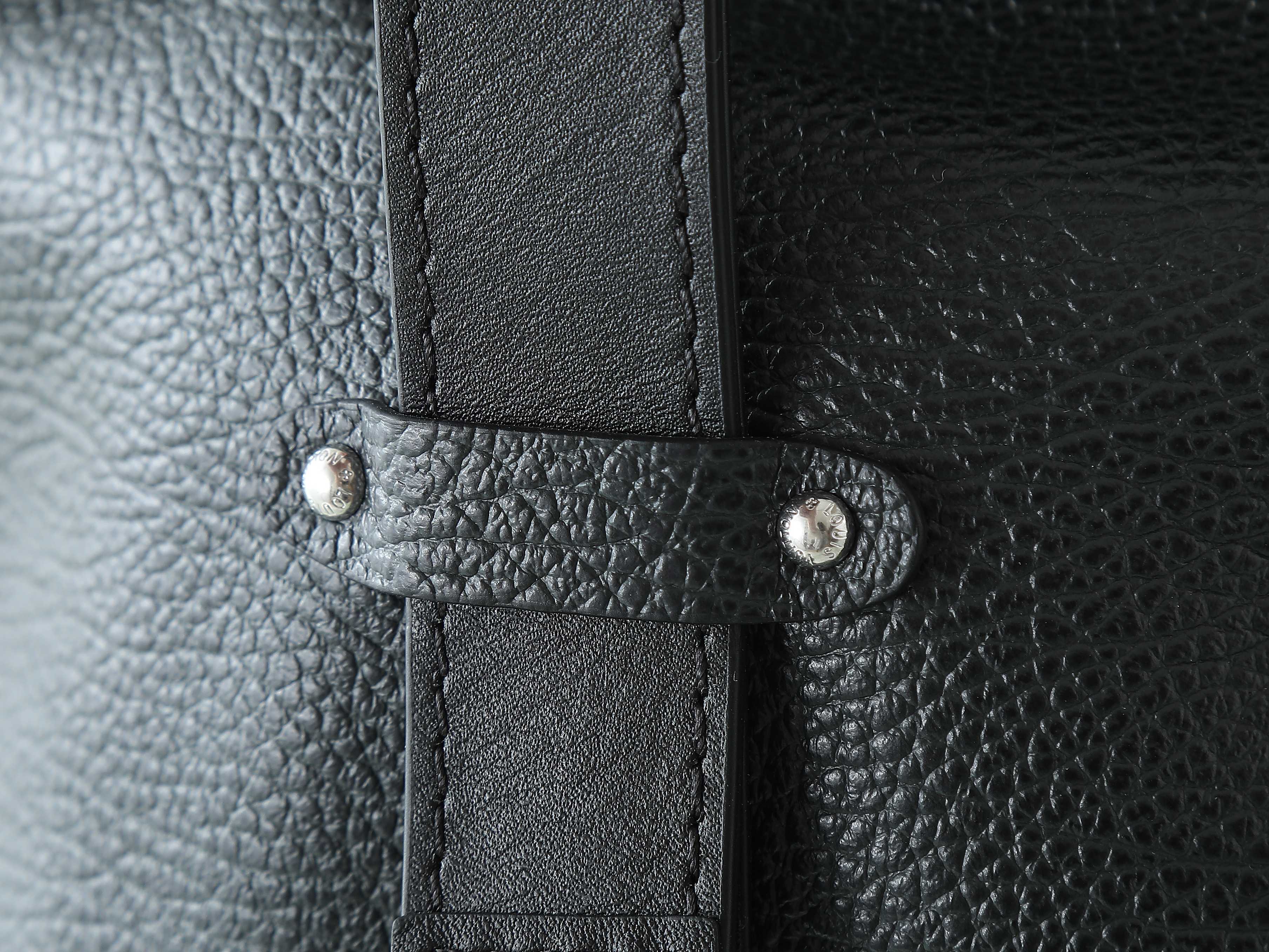 【顶级原单 独家实拍】M14700黑色 全皮机车包 LV Biker中号手袋 机车包 M14702灰蓝色