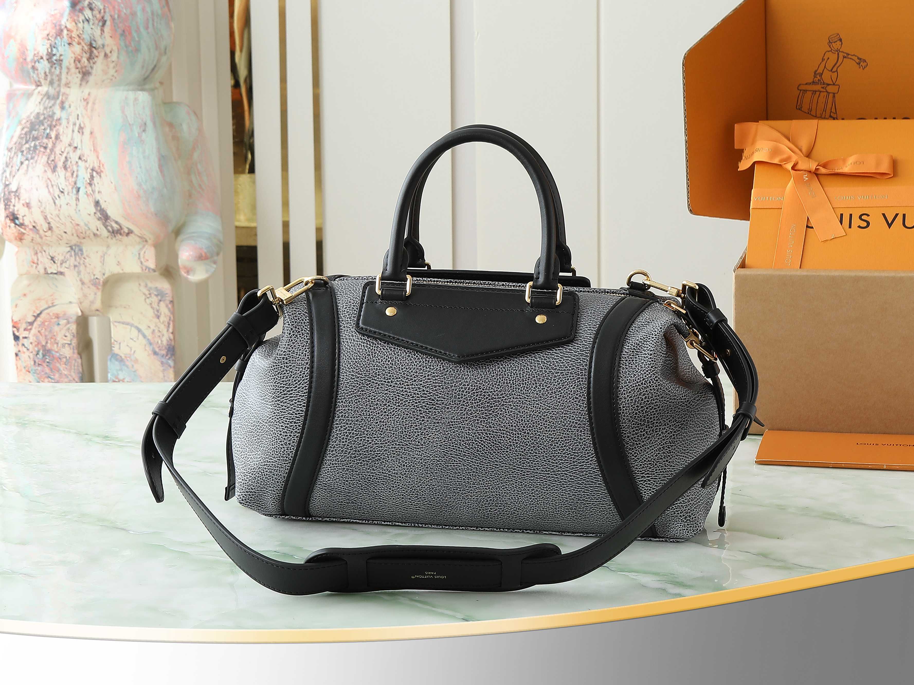 【顶级原单 独家实拍】M14702灰蓝色 全皮机车包 LV Biker中号手袋 机车包 M14702灰蓝