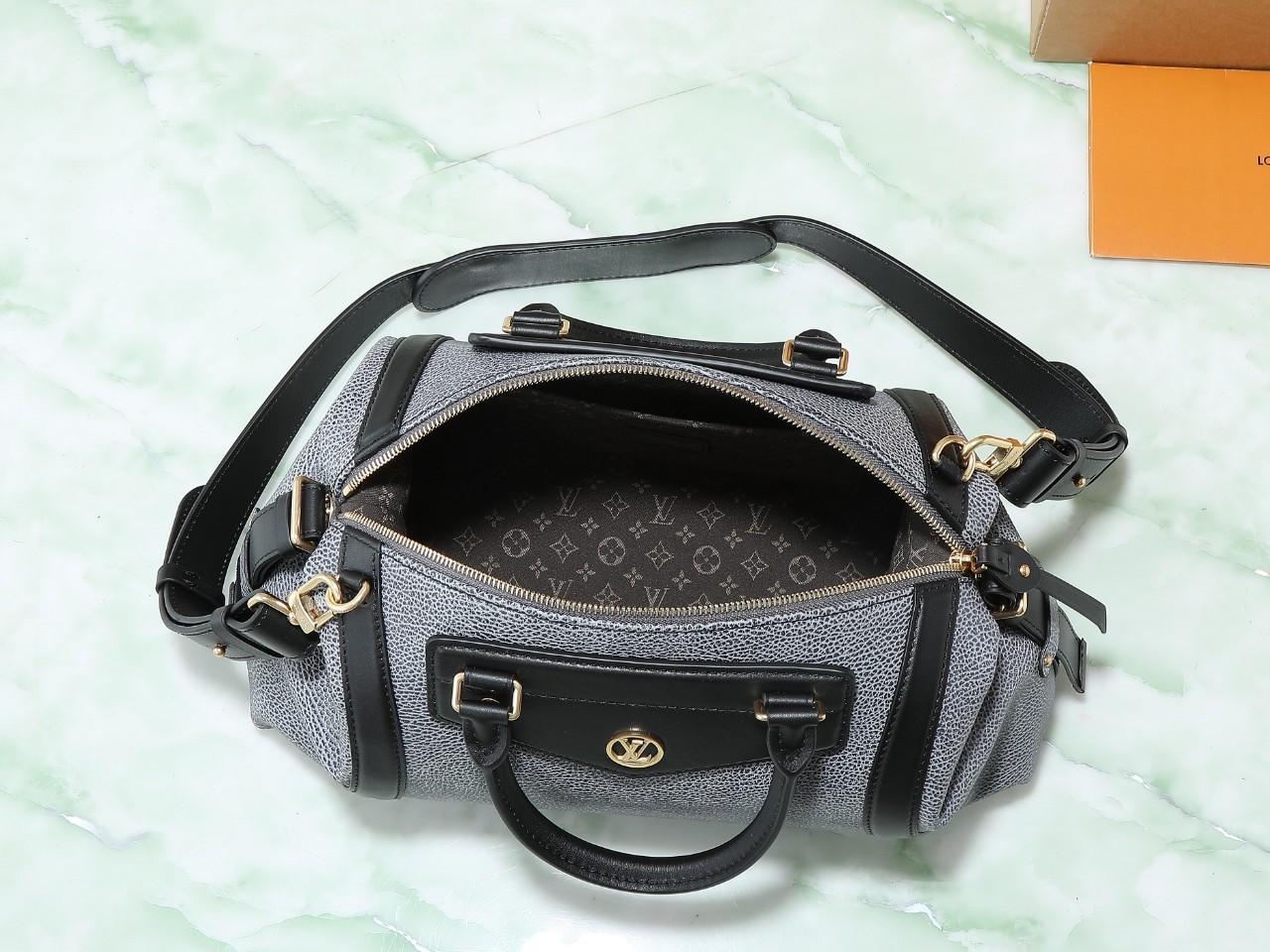 【顶级原单 独家实拍】M14702灰蓝色 全皮机车包 LV Biker中号手袋 机车包 M14702灰蓝