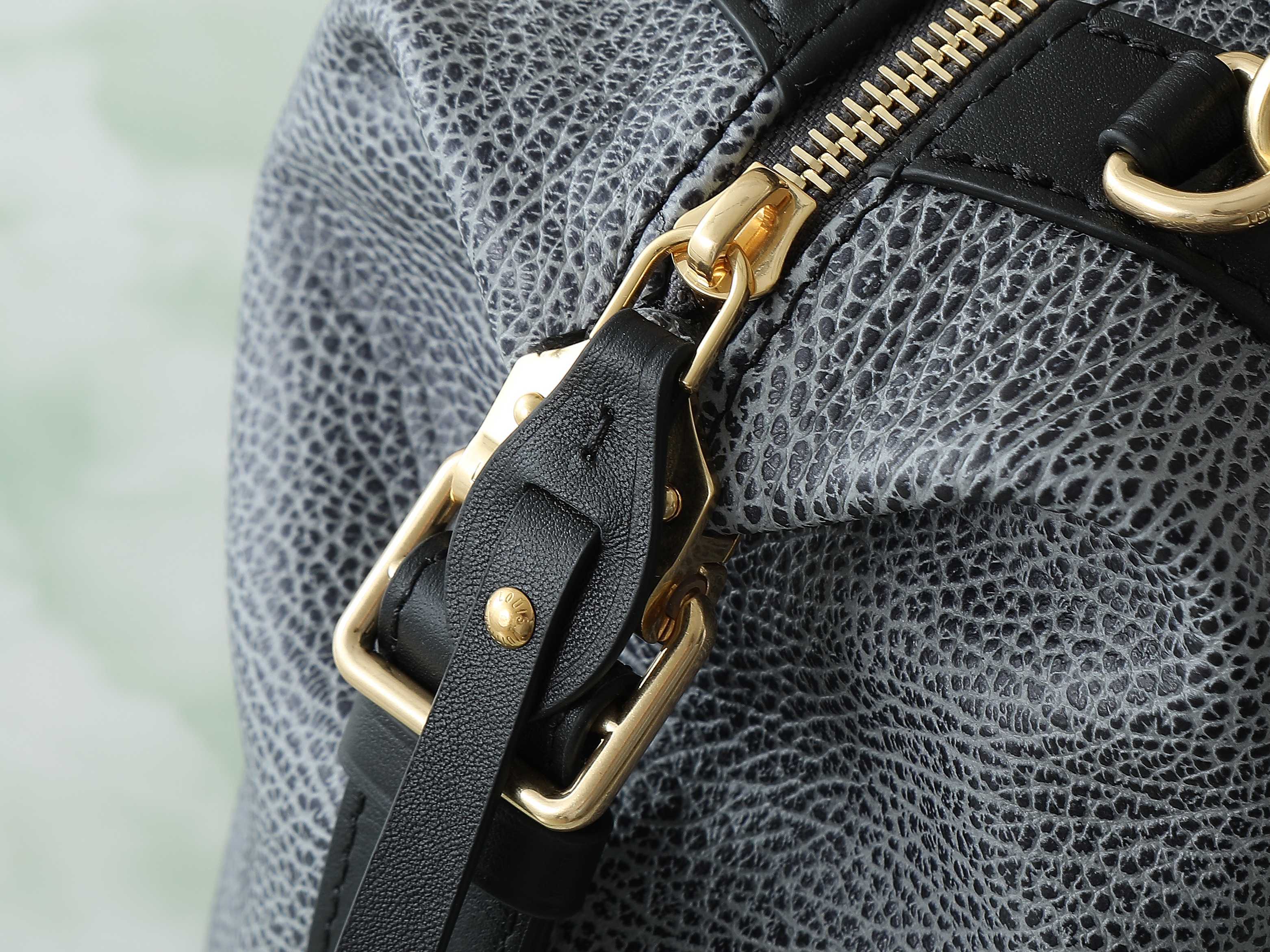 【顶级原单 独家实拍】M14702灰蓝色 全皮机车包 LV Biker中号手袋 机车包 M14702灰蓝