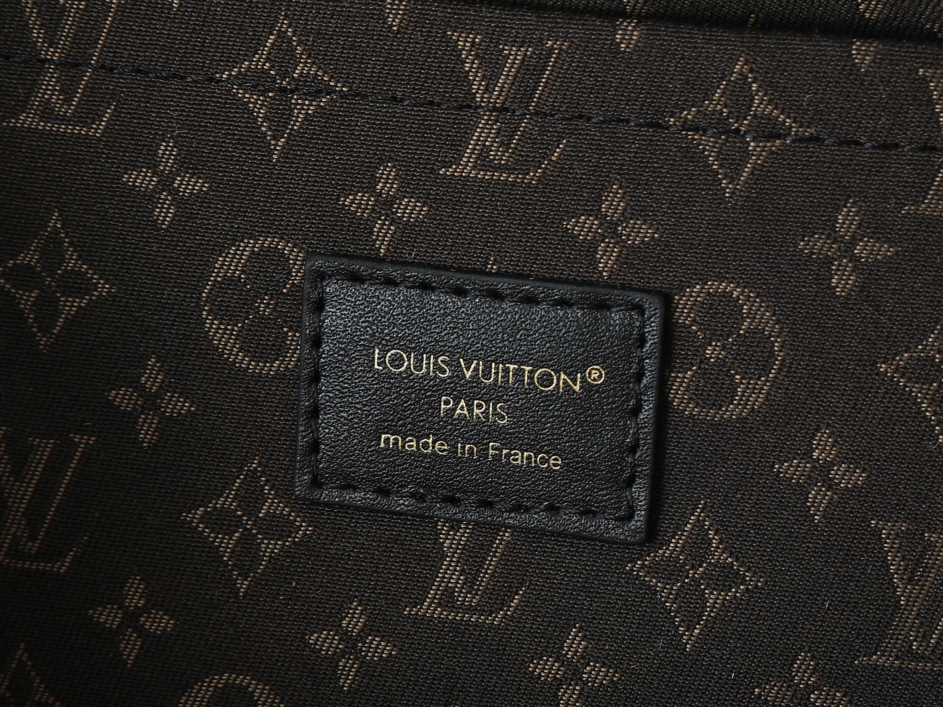 【顶级原单 独家实拍】M14702灰蓝色 全皮机车包 LV Biker中号手袋 机车包 M14702灰蓝