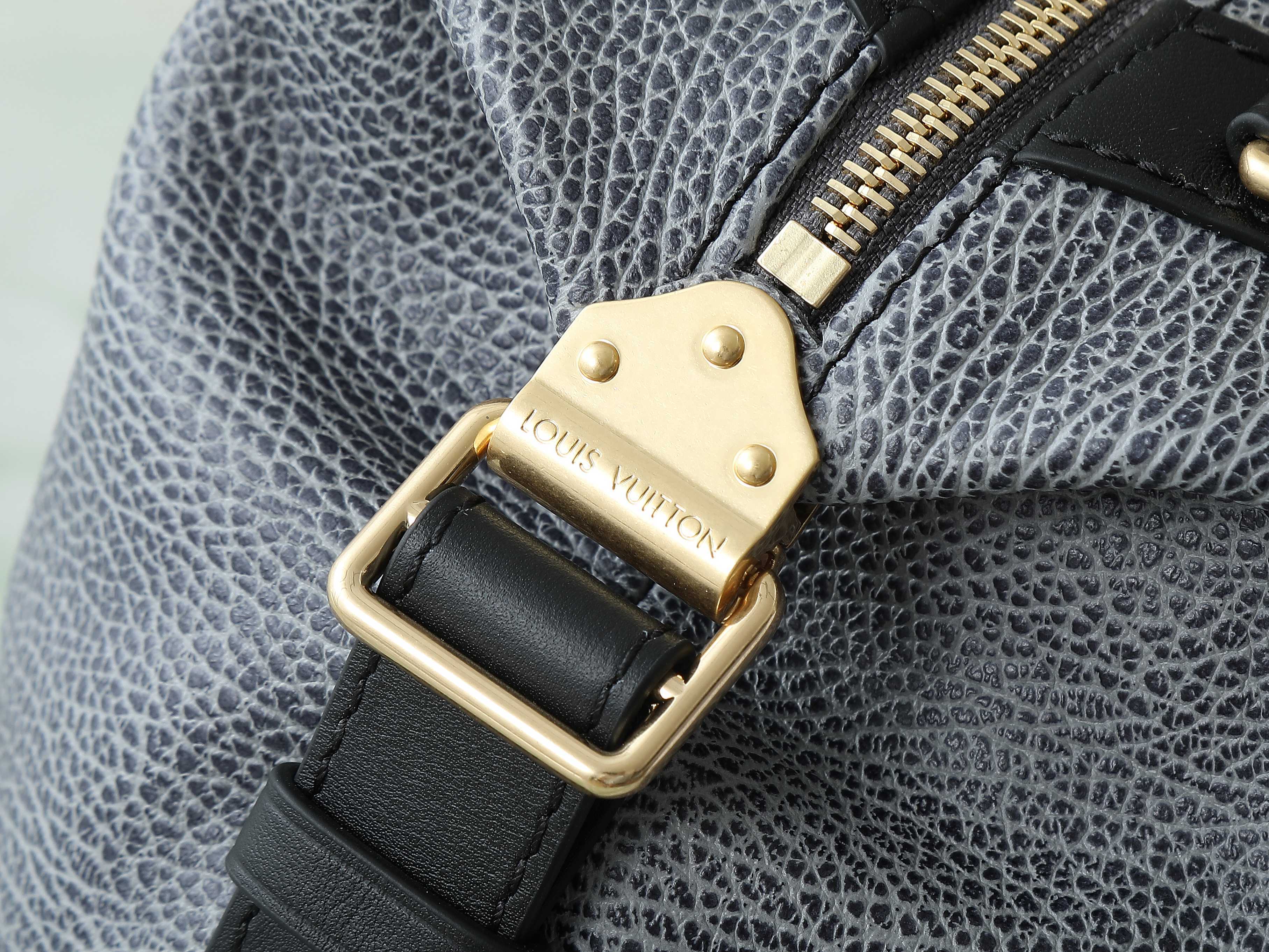 【顶级原单 独家实拍】M14702灰蓝色 全皮机车包 LV Biker中号手袋 机车包 M14702灰蓝