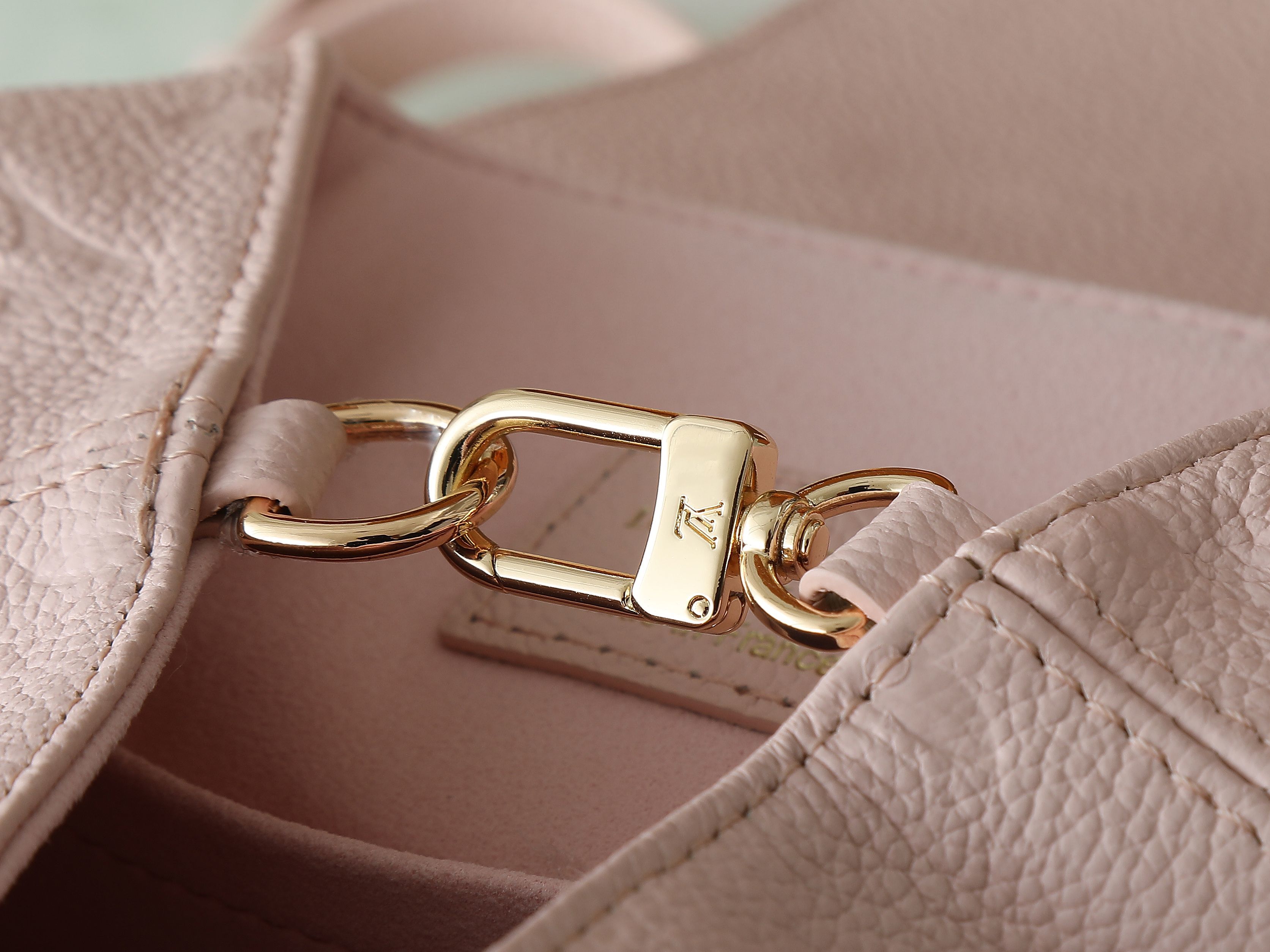 【顶级原单 独家实拍】M47074粉色 M47106白色 M47072黑色 全皮压花双肩包系列 BACK