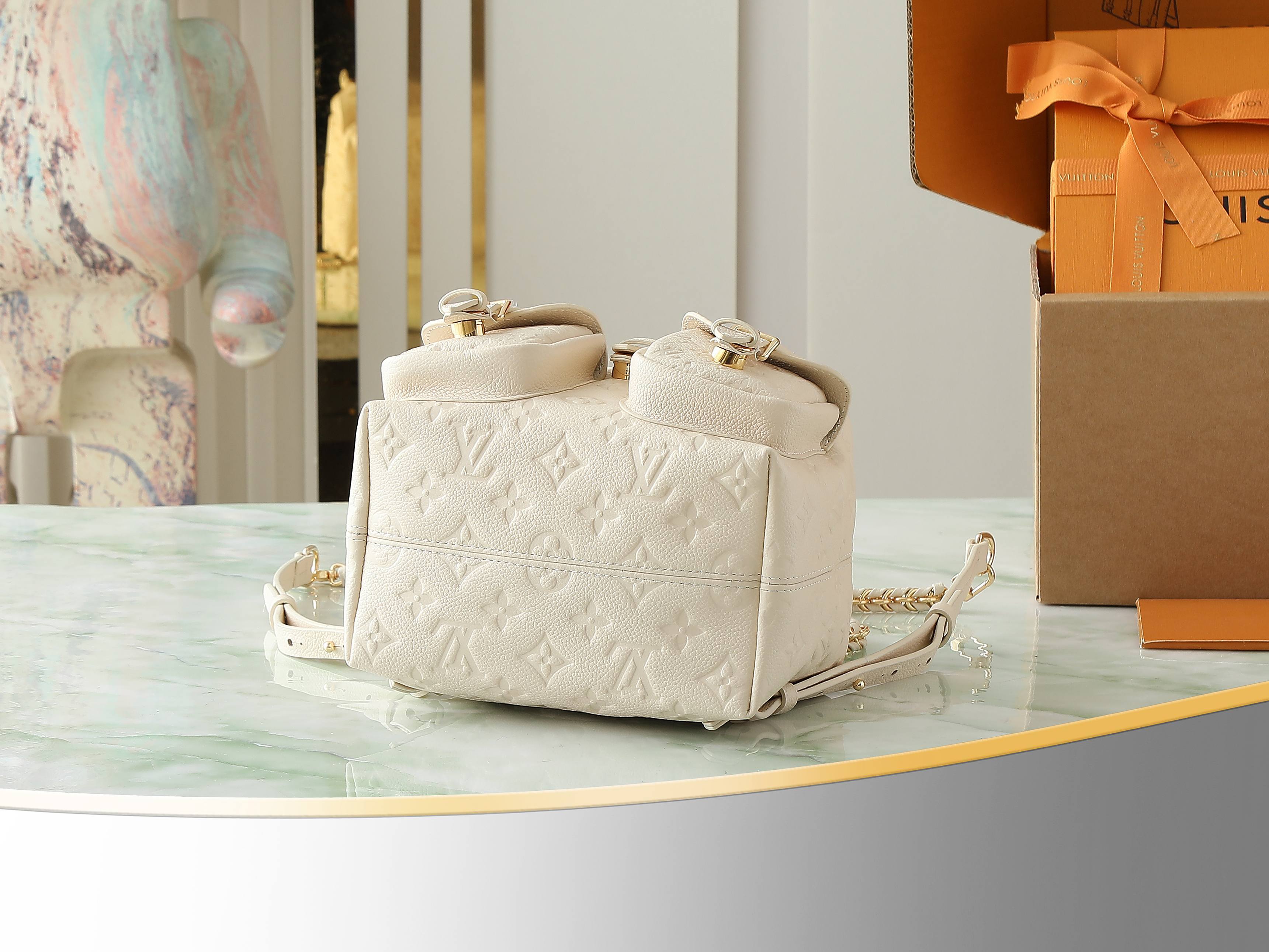 【顶级原单 独家实拍】M47106白色 M47072黑色 M47074粉色 全皮压花双肩包系列 BACK