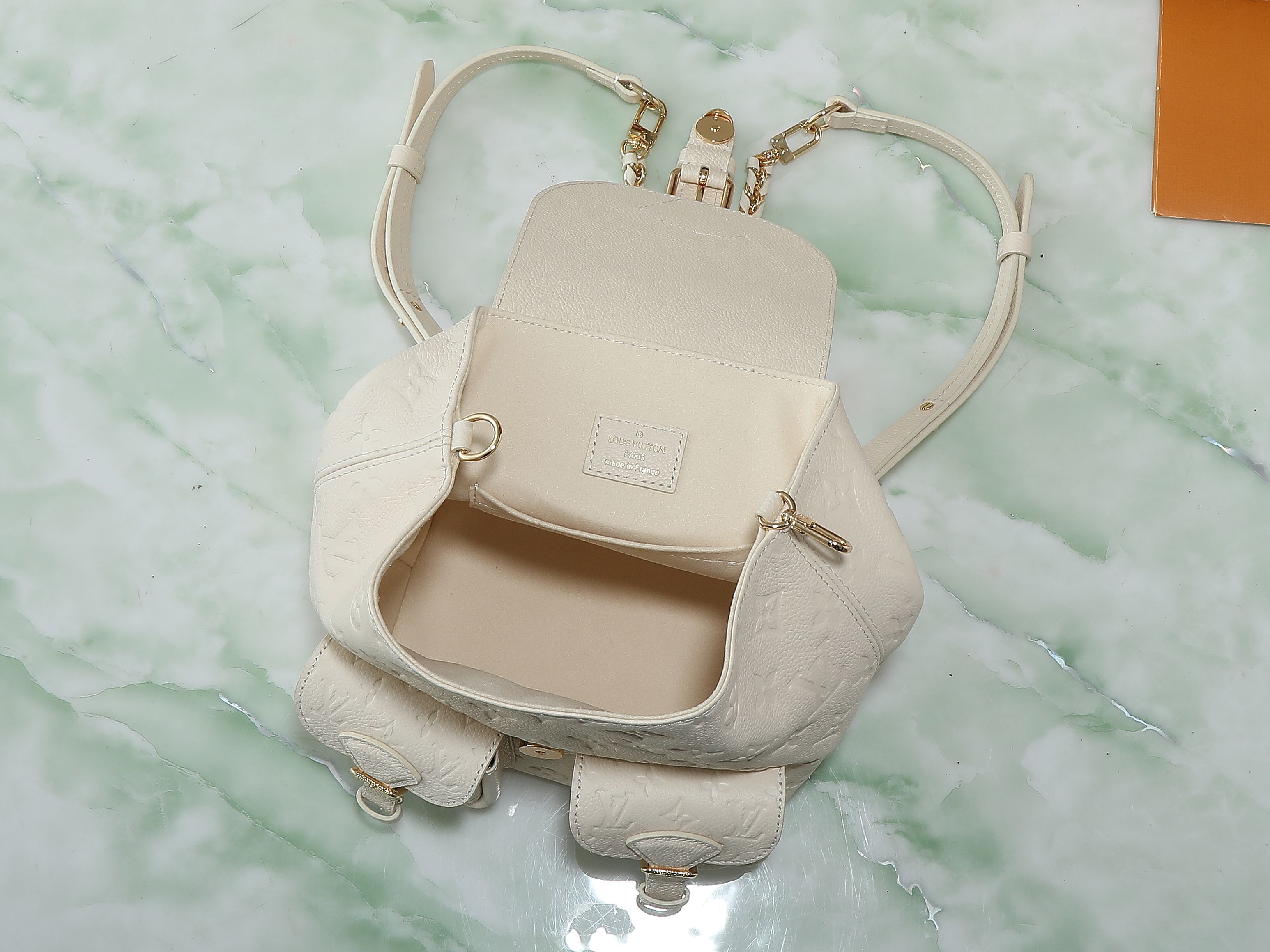 【顶级原单 独家实拍】M47106白色 M47072黑色 M47074粉色 全皮压花双肩包系列 BACK