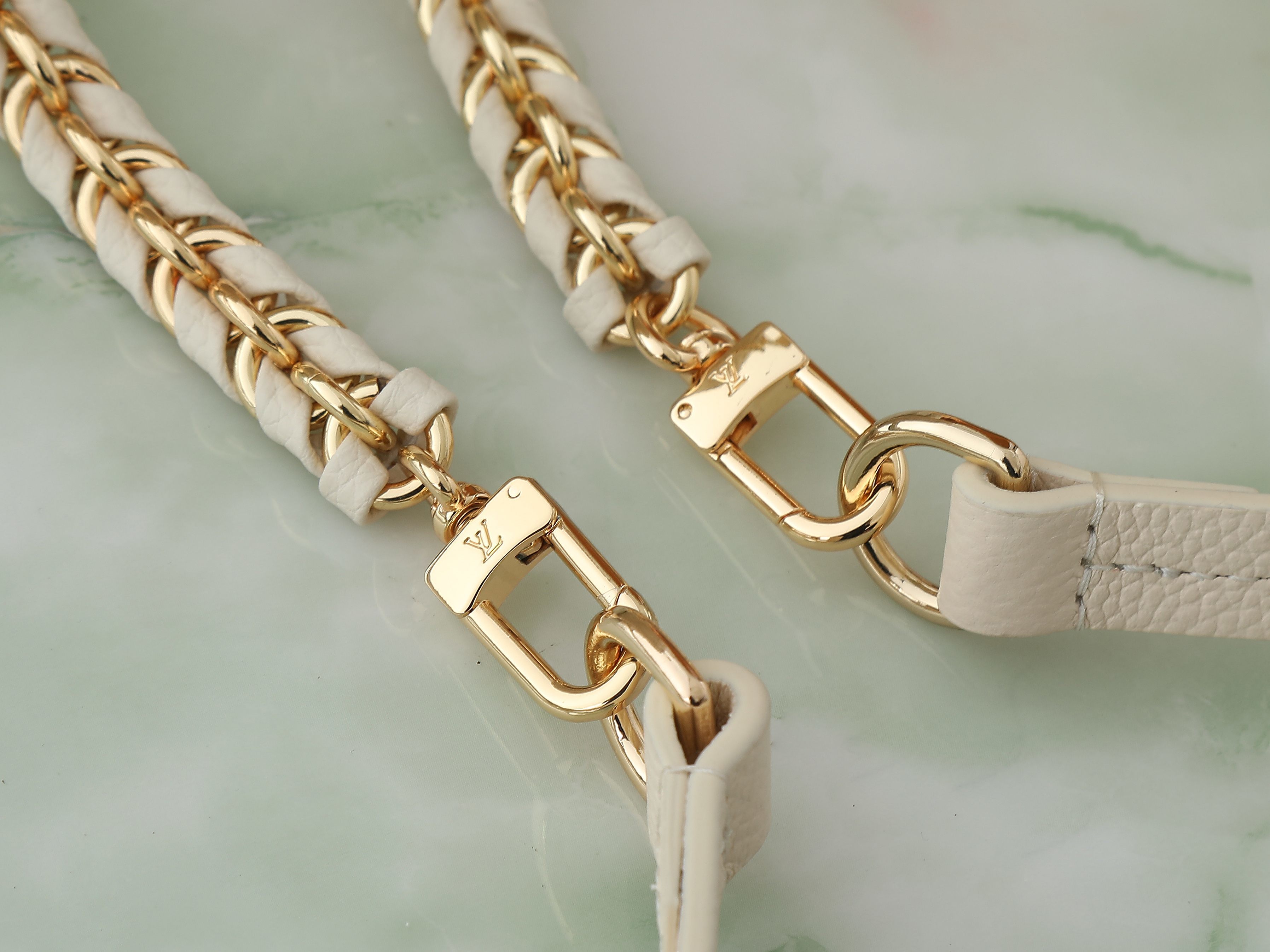 【顶级原单 独家实拍】M47106白色 M47072黑色 M47074粉色 全皮压花双肩包系列 BACK