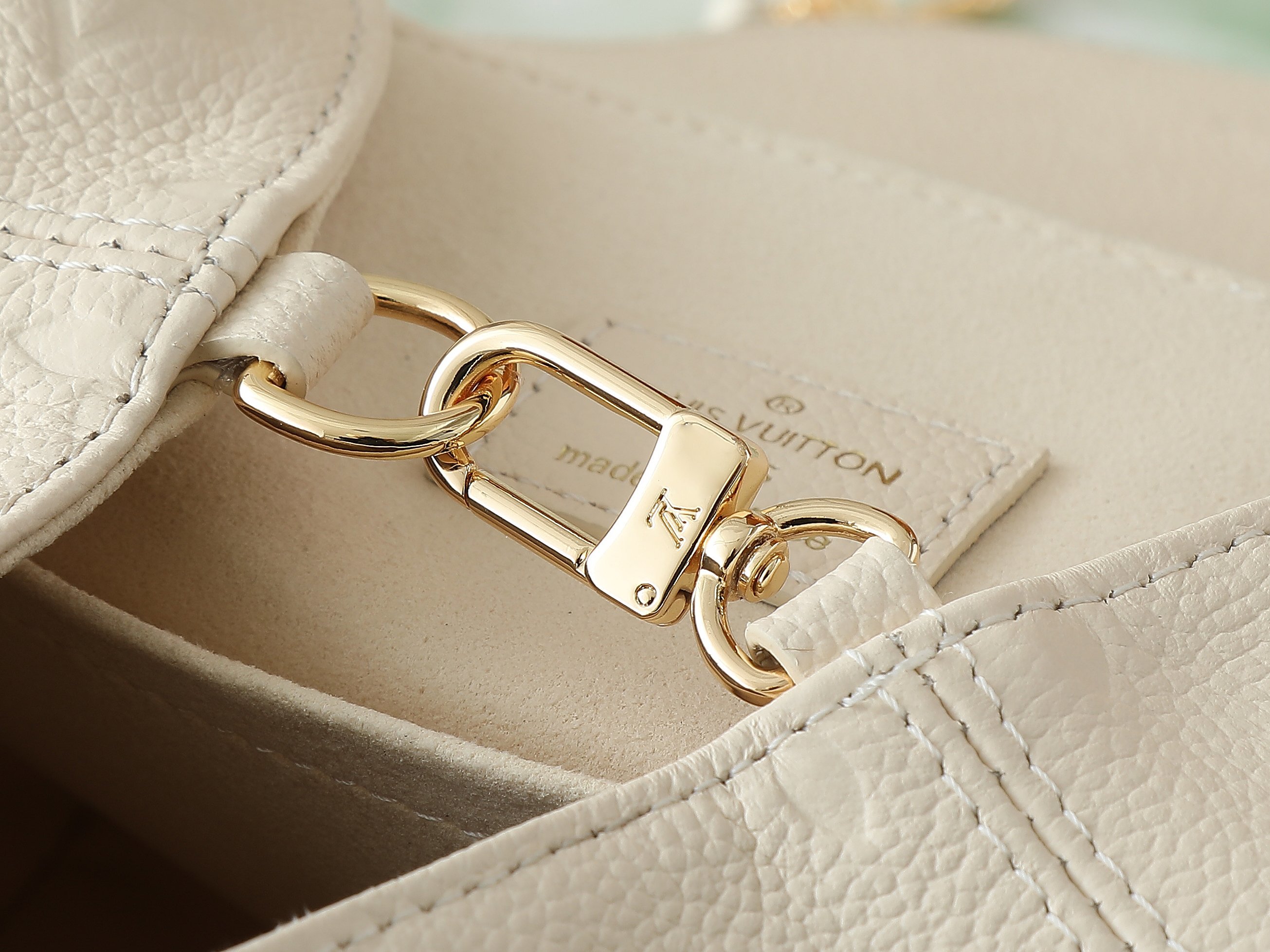 【顶级原单 独家实拍】M47106白色 M47072黑色 M47074粉色 全皮压花双肩包系列 BACK