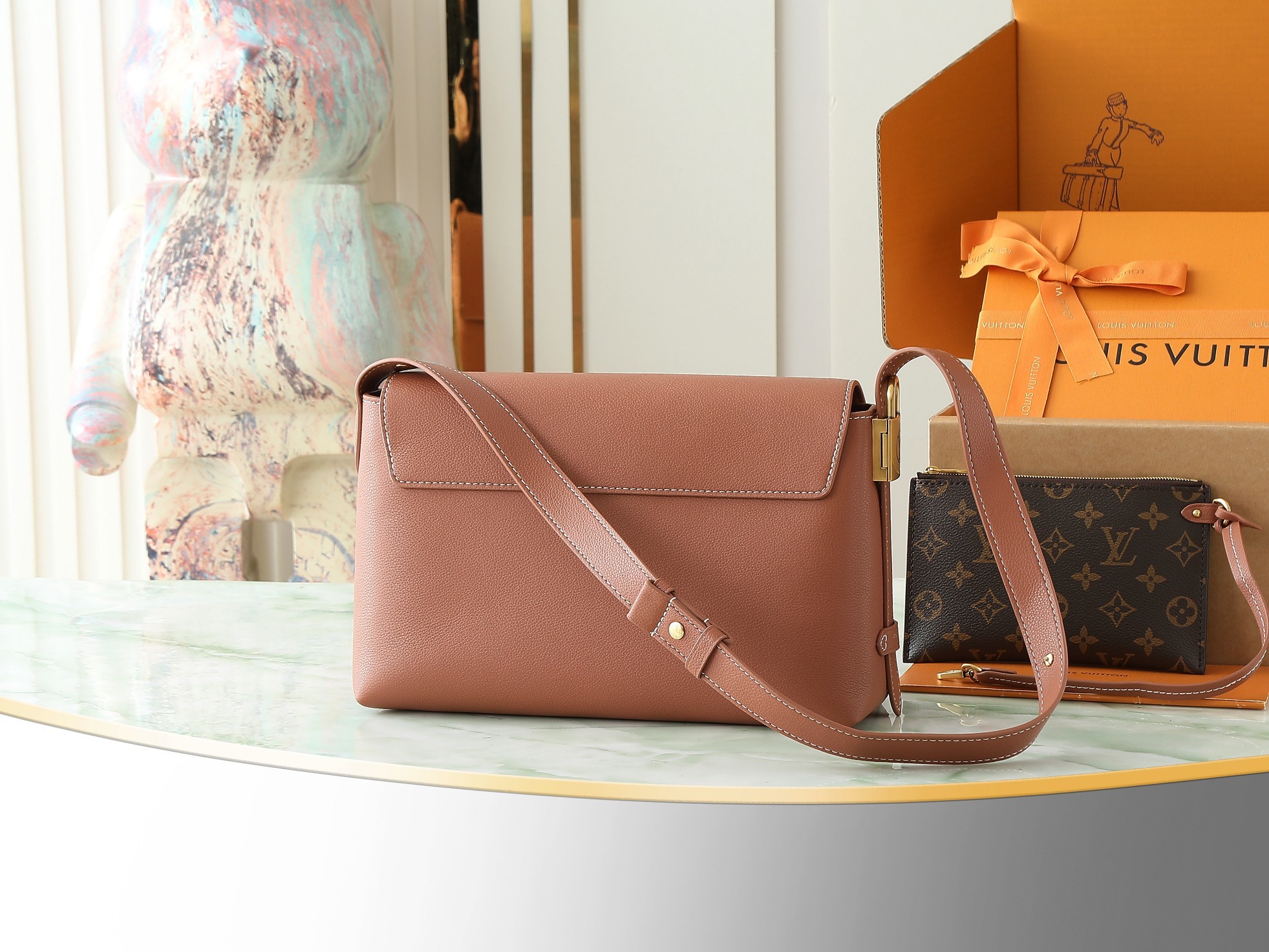 【顶级原单 独家实拍】M13148黑色 M13151棕色 全皮单肩包 Low Key Messenger