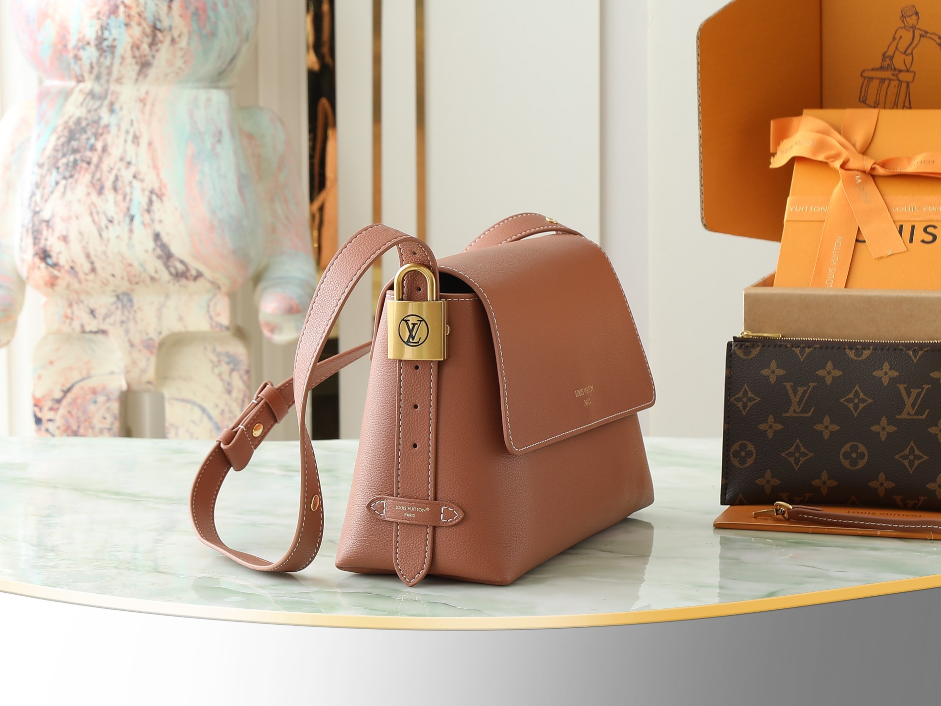 【顶级原单 独家实拍】M13148黑色 M13151棕色 全皮单肩包 Low Key Messenger