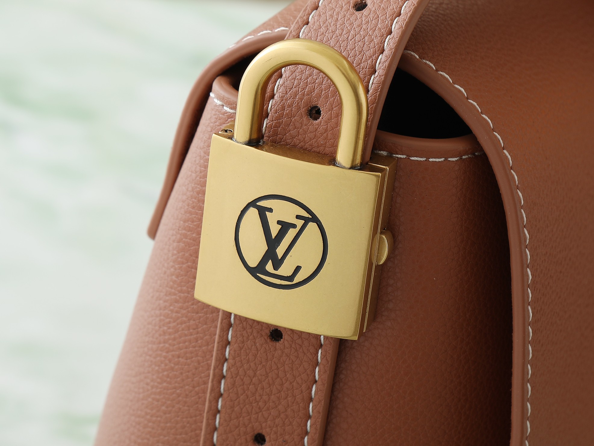 【顶级原单 独家实拍】M13148黑色 M13151棕色 全皮单肩包 Low Key Messenger