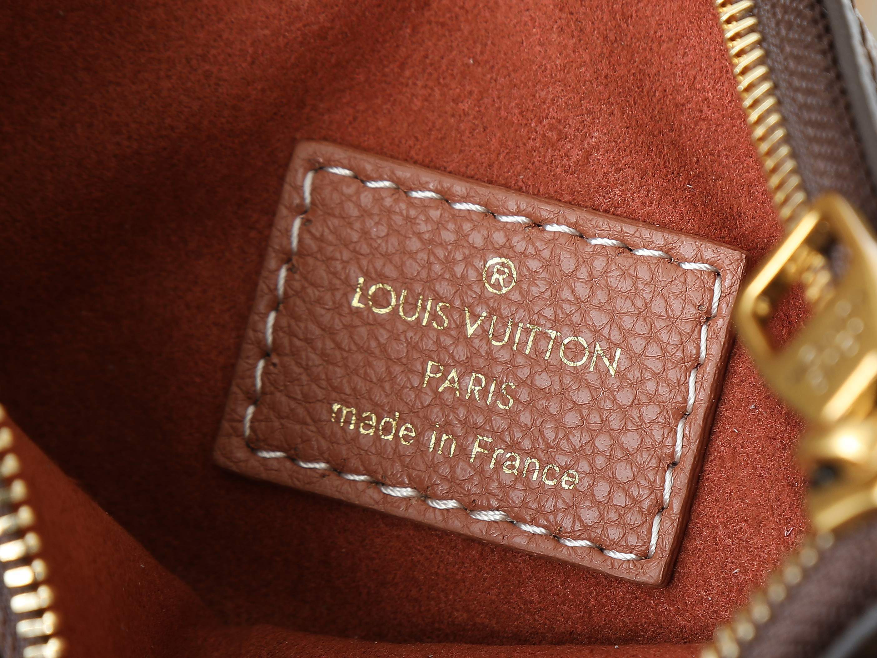 【顶级原单 独家实拍】M13148黑色 M13151棕色 全皮单肩包 Low Key Messenger