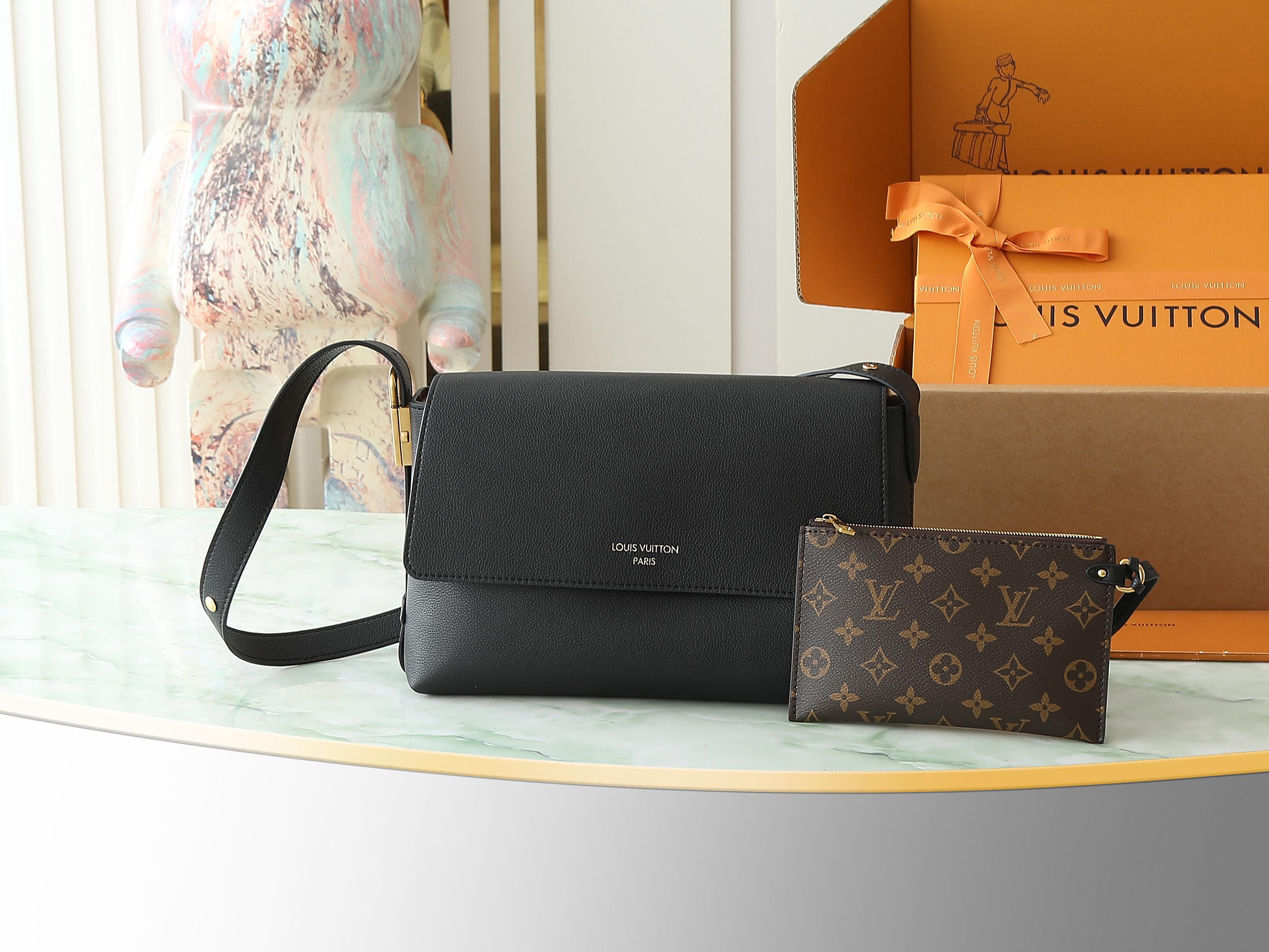 【顶级原单 独家实拍】M13148黑色 M13151棕色 全皮单肩包 Low Key Messenger