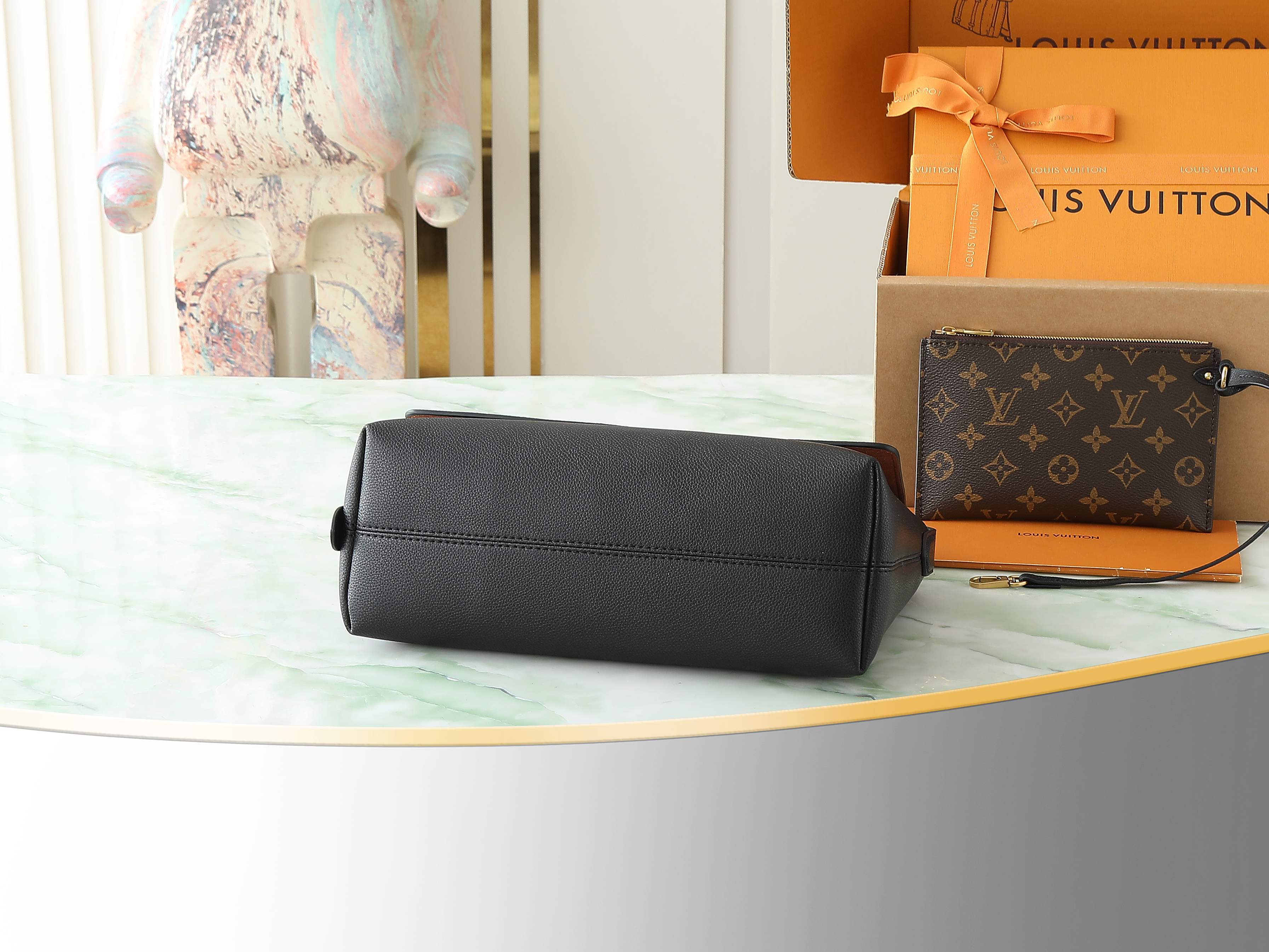 【顶级原单 独家实拍】M13148黑色 M13151棕色 全皮单肩包 Low Key Messenger