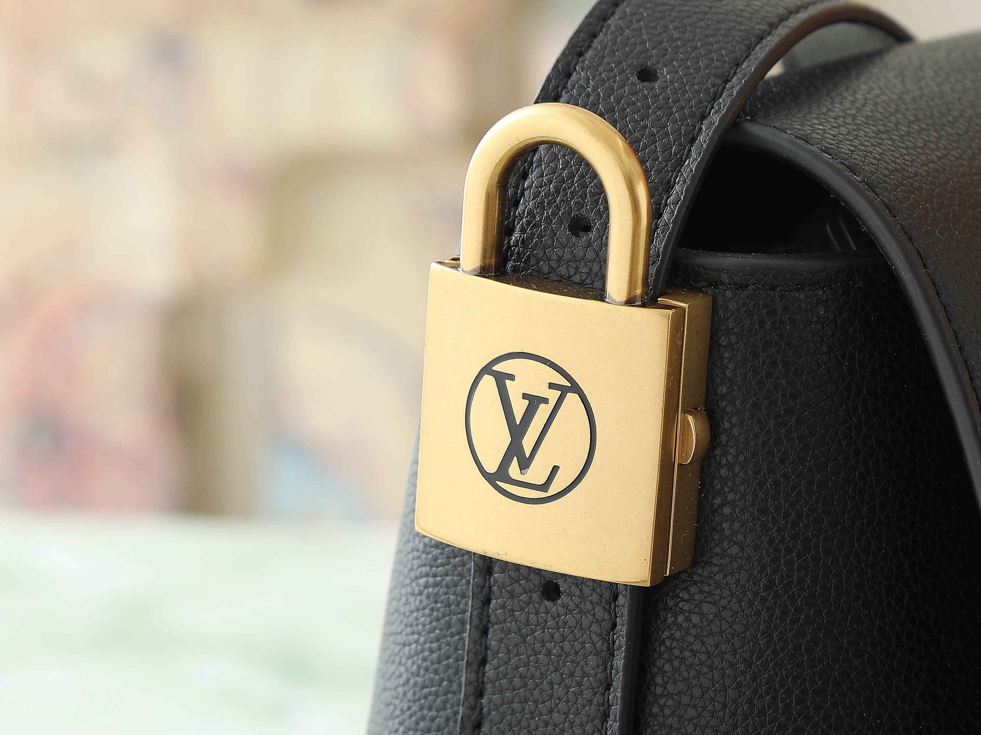 【顶级原单 独家实拍】M13148黑色 M13151棕色 全皮单肩包 Low Key Messenger