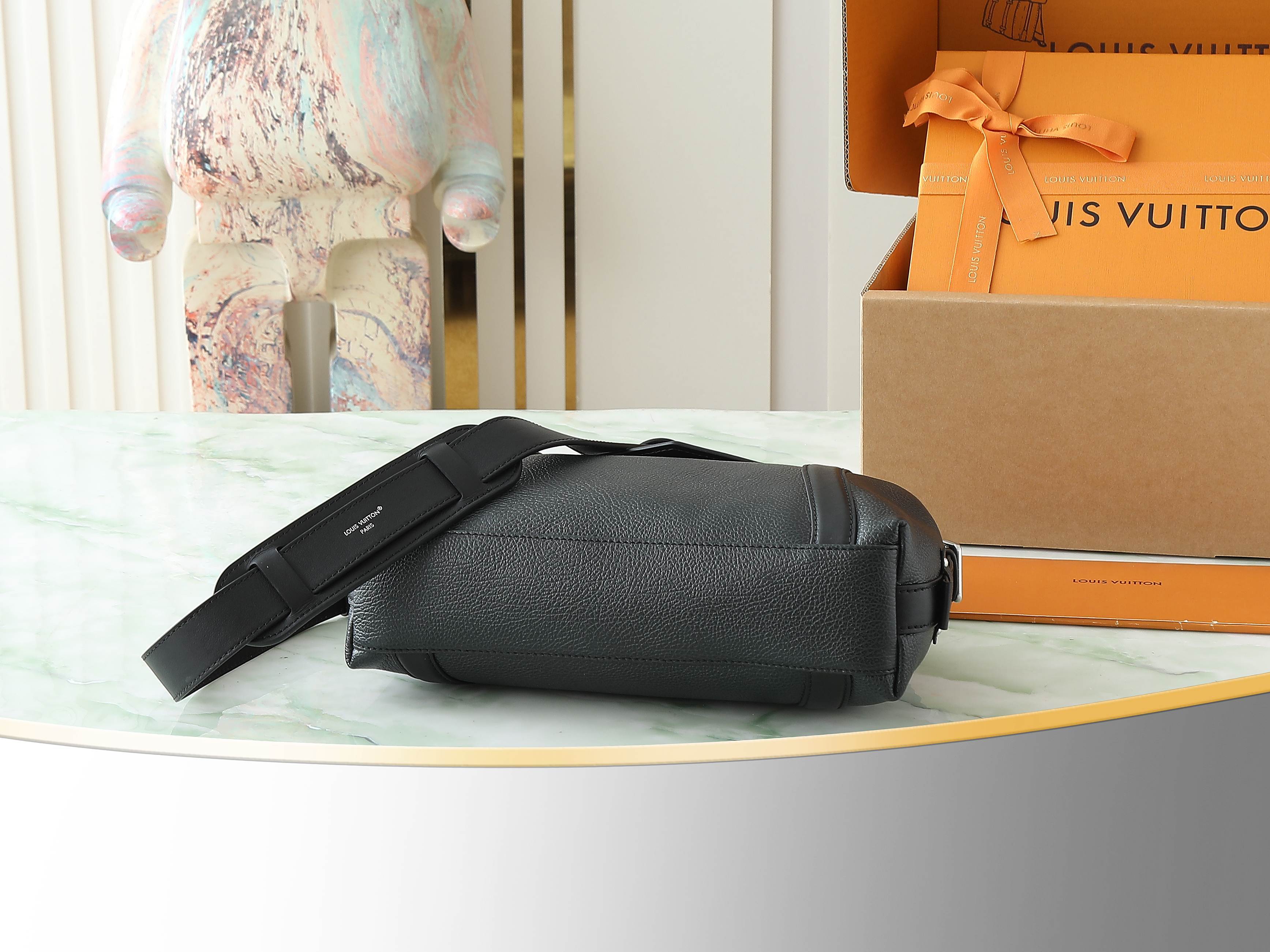 【顶级原单 独家实拍】M14514黑色 全皮机车包 LV Biker 小号手袋 M14514 瞩目亮相2