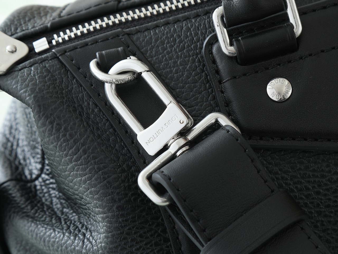 【顶级原单 独家实拍】M14514黑色 全皮机车包 LV Biker 小号手袋 M14514 瞩目亮相2