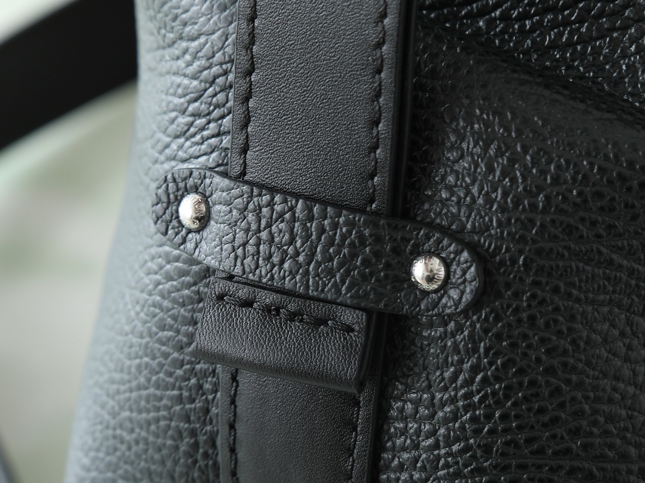 【顶级原单 独家实拍】M14514黑色 全皮机车包 LV Biker 小号手袋 M14514 瞩目亮相2