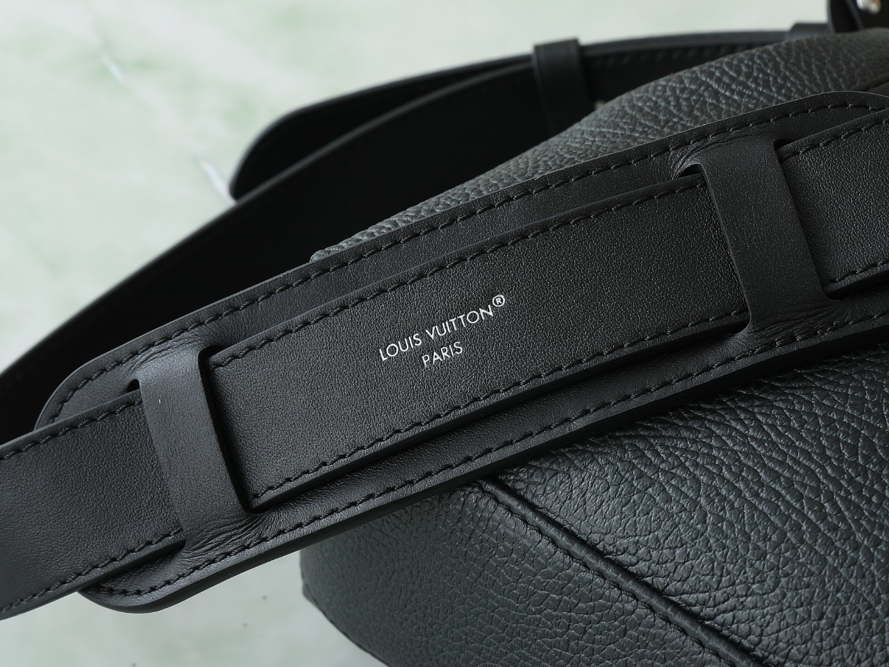 【顶级原单 独家实拍】M14514黑色 全皮机车包 LV Biker 小号手袋 M14514 瞩目亮相2