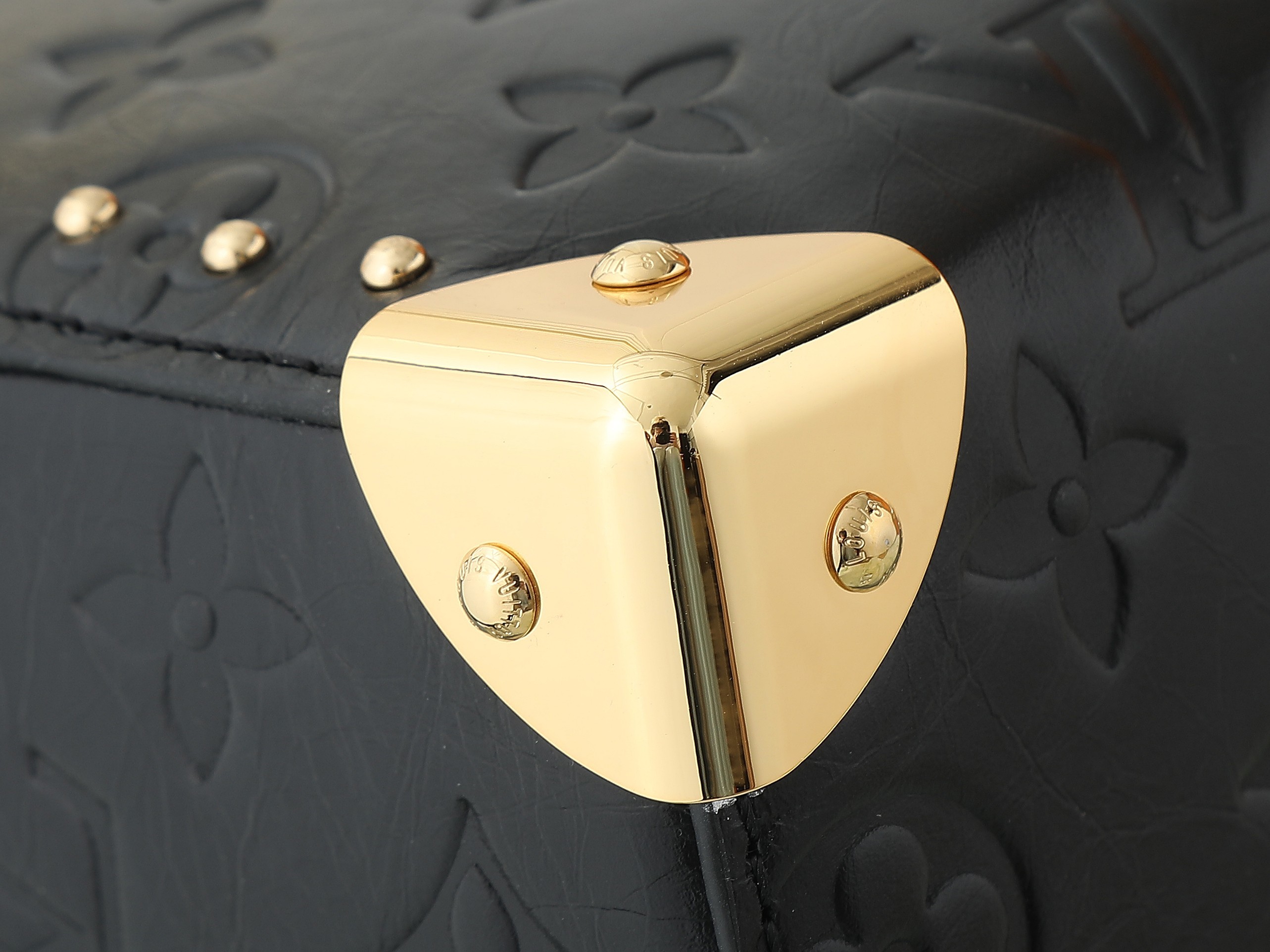 【顶级原单 独家实拍】M26392 黑色 本款,Speedy Trunk 25手袋以现代视角重新诠释经典