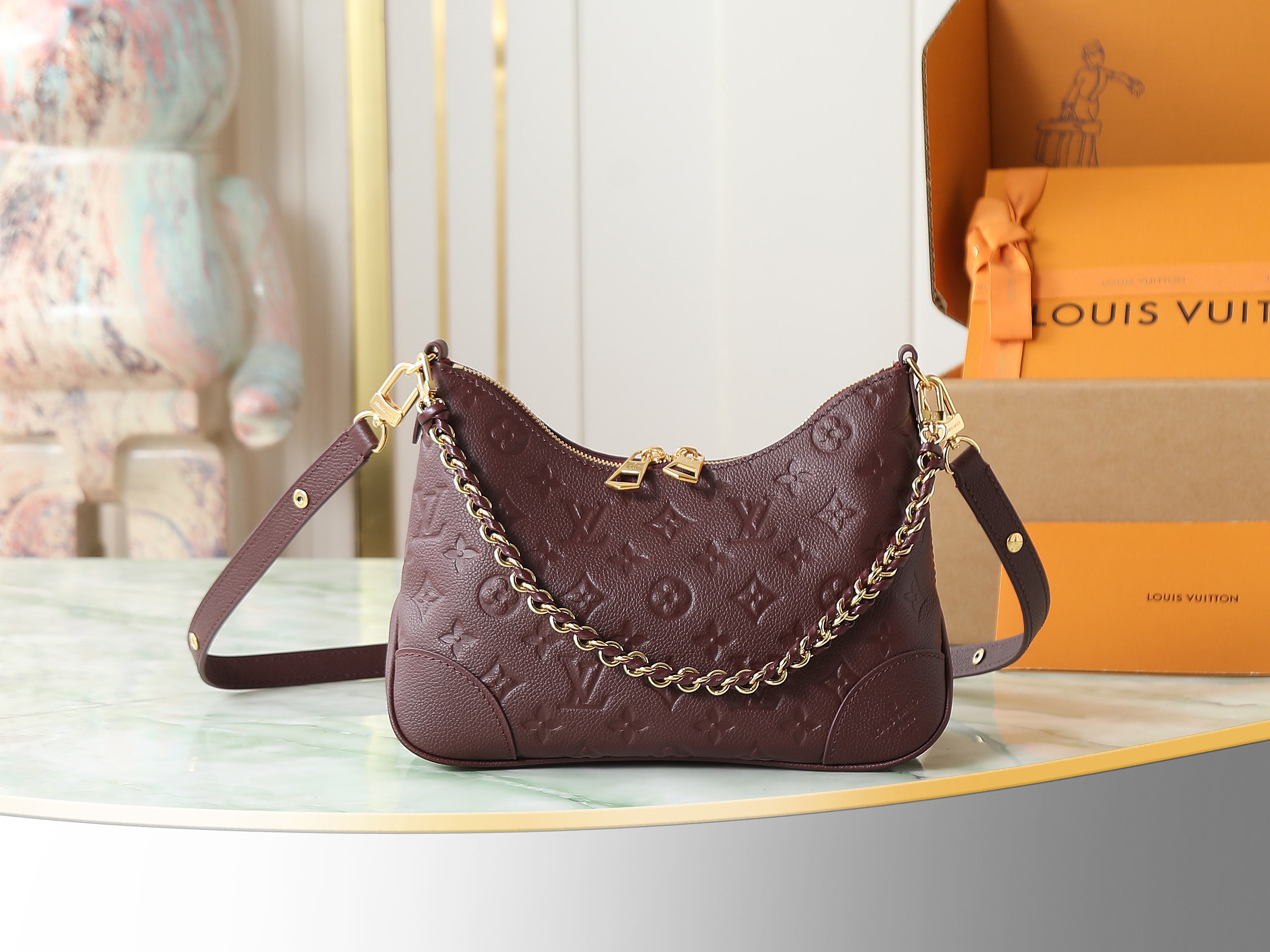 P600 [Pedido original superior, toma real exclusiva] M25827 Bolso croissant de cuero con cadena Bolso Boulogne PM m1293…
