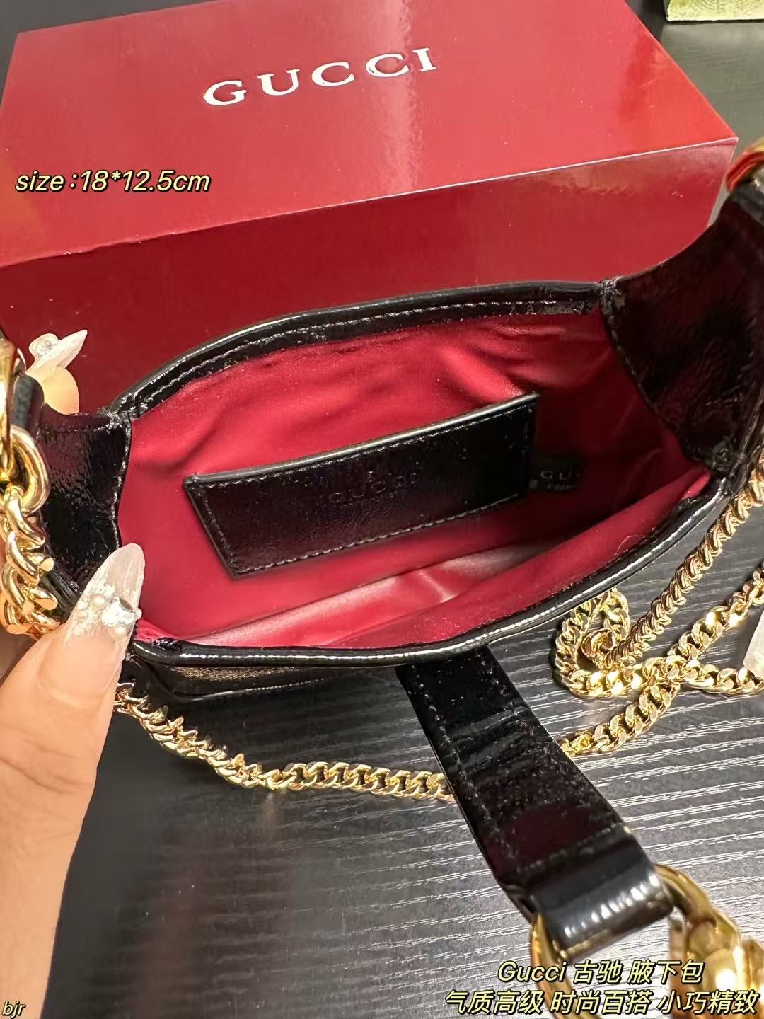 ❤️470包邮/原单代购级别
配盒
Gucci 古驰 腋下包
SS24秀场新款jackie,精美而华丽的字母包链,全新演绎的龙虾扣 ,褶皱亮面小牛皮,天然外观,自然呈现在Jackie 1961的雅致魅力中加入性感因子都无法让人拒绝!
尺寸:18*12.5cm