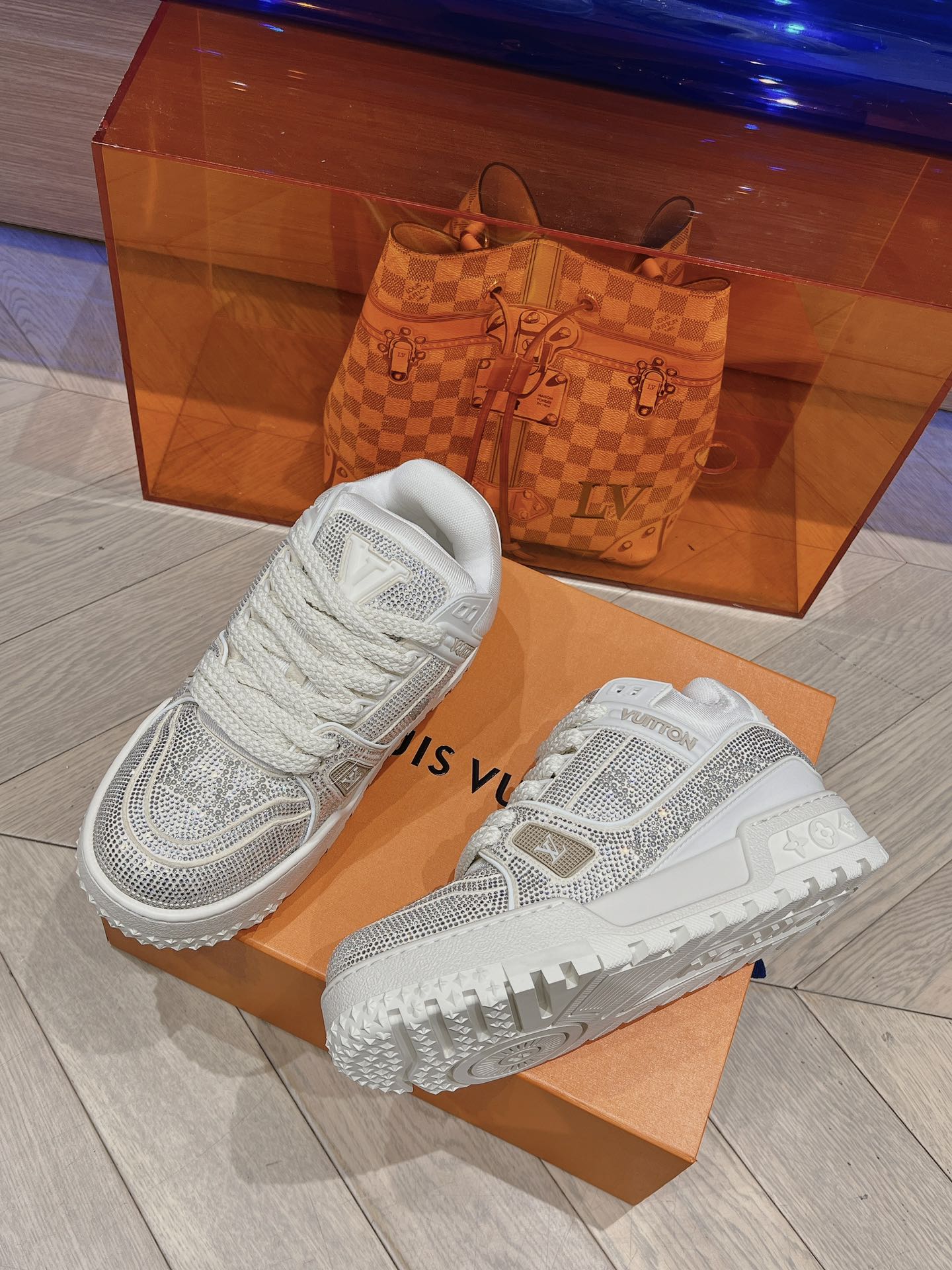 Louis Vuitton Louis Vuitton 版