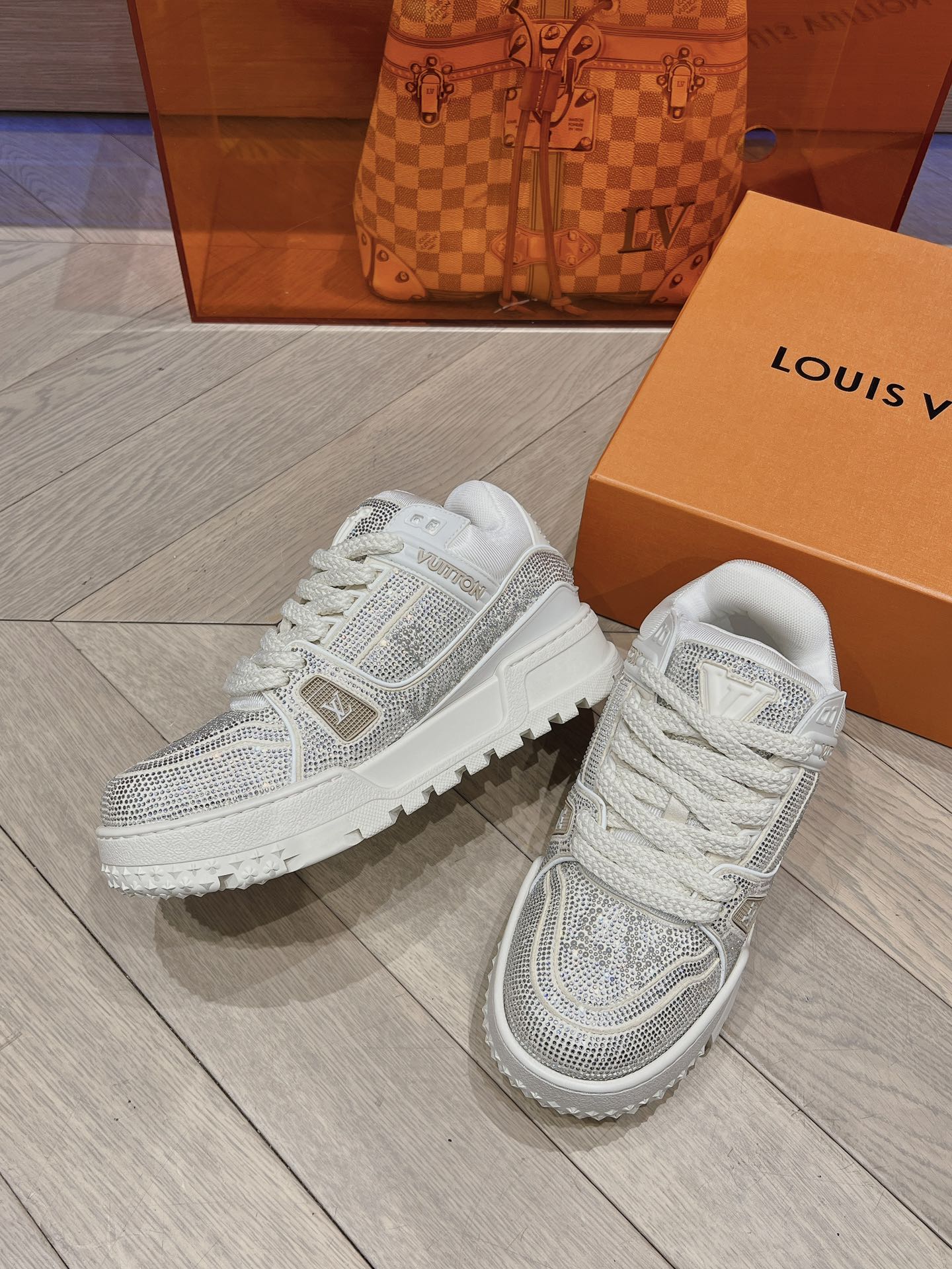 Louis Vuitton Louis Vuitton 版