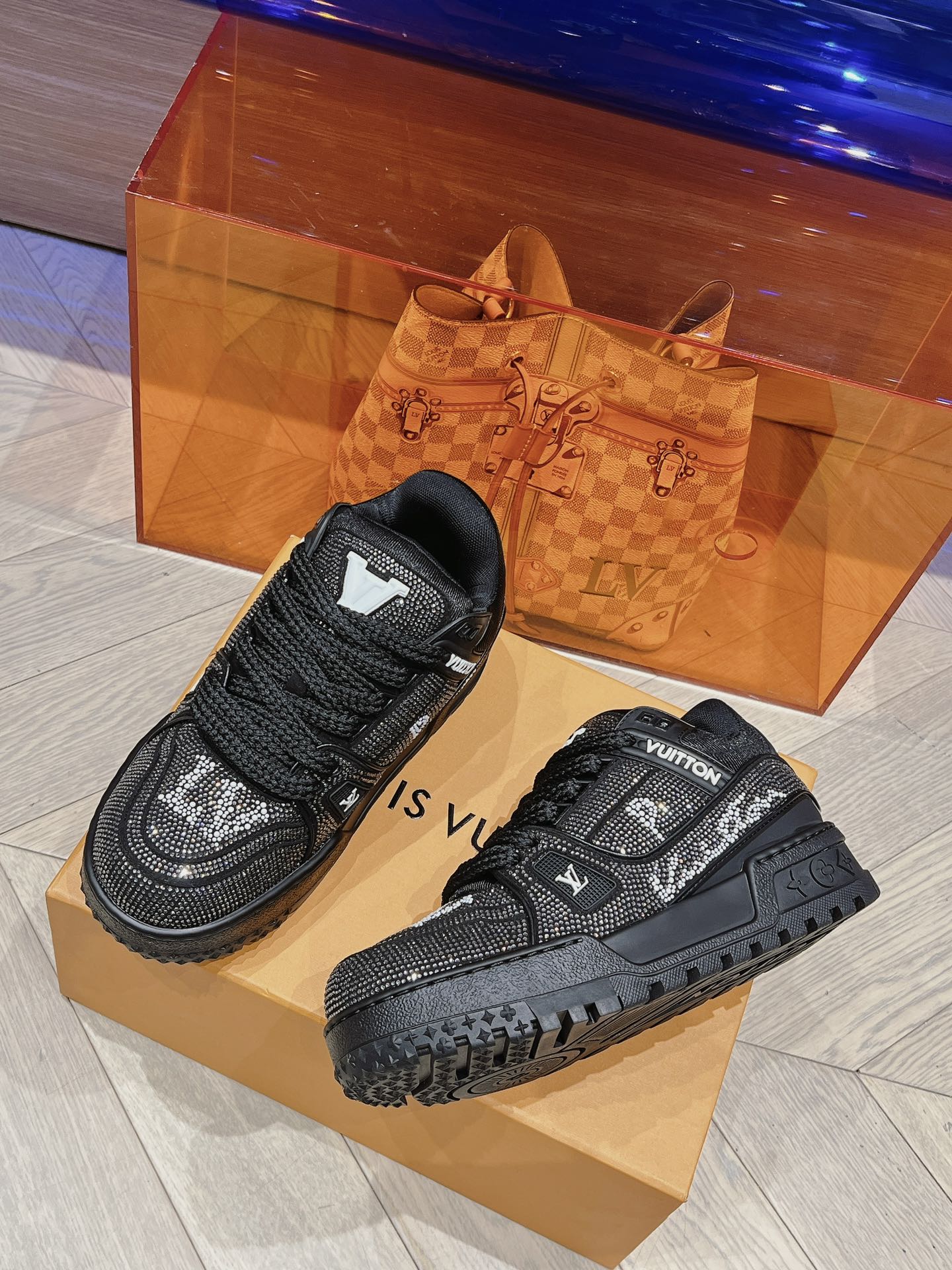 Louis Vuitton Louis Vuitton 版