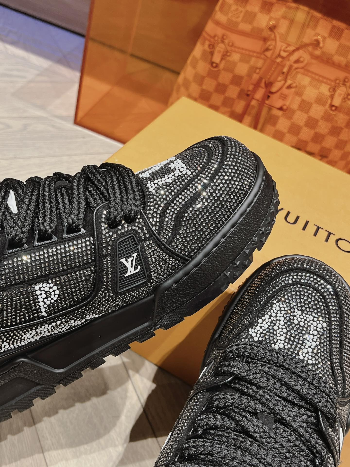 Louis Vuitton Louis Vuitton 版