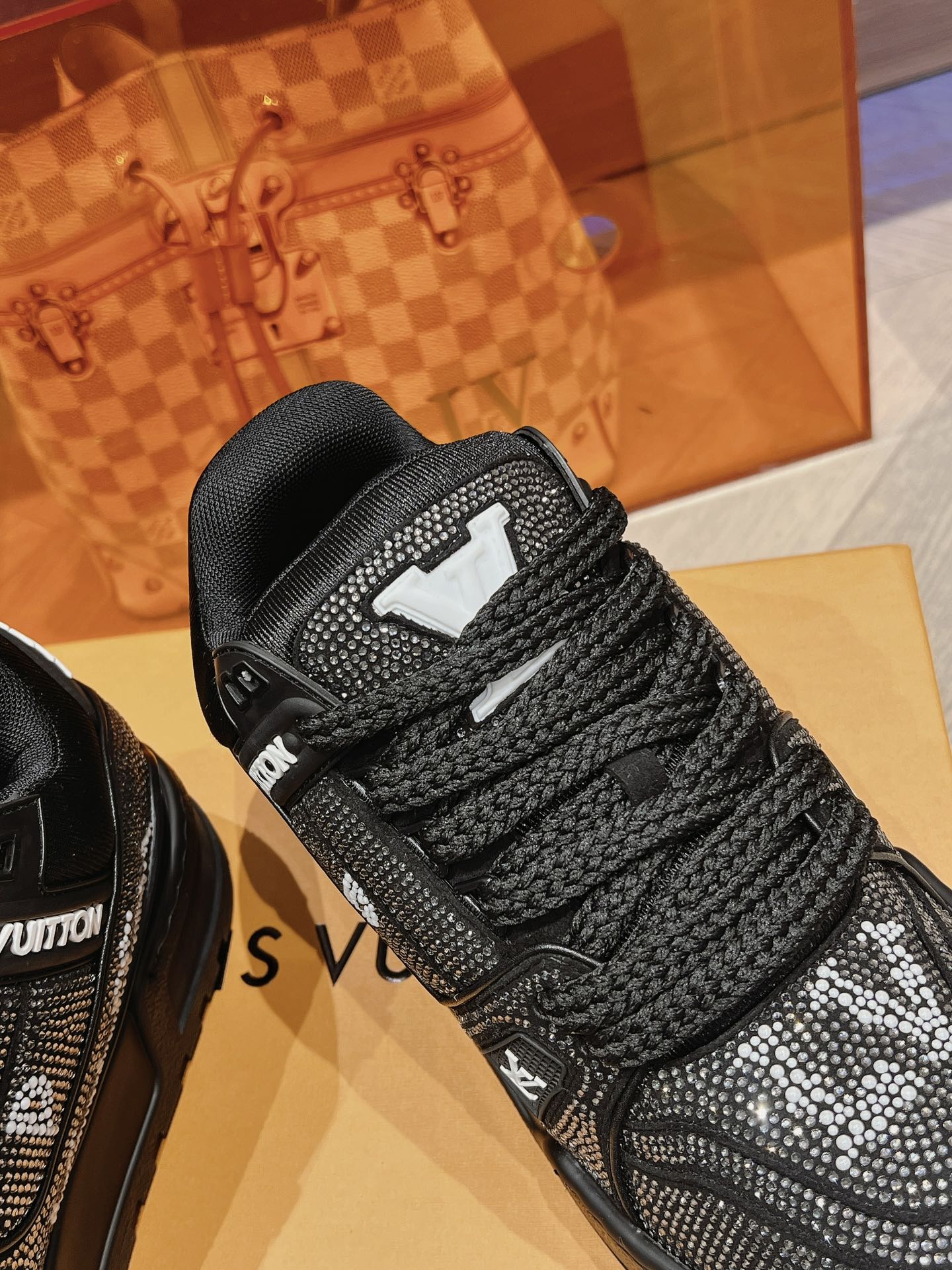 Louis Vuitton Louis Vuitton 版