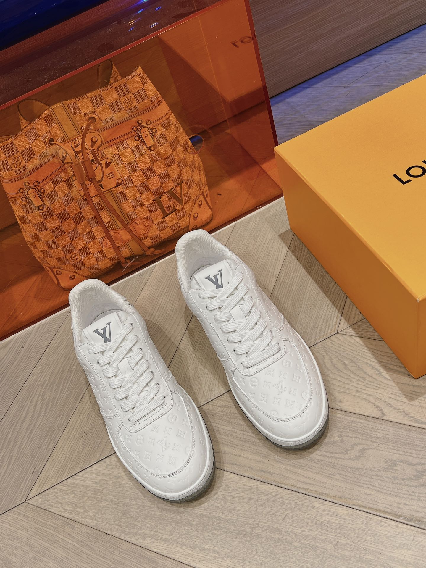 Top Designer replica
 Louis Vuitton Skateboard Shoes White Printing Cowhide Fall/Winter Collection