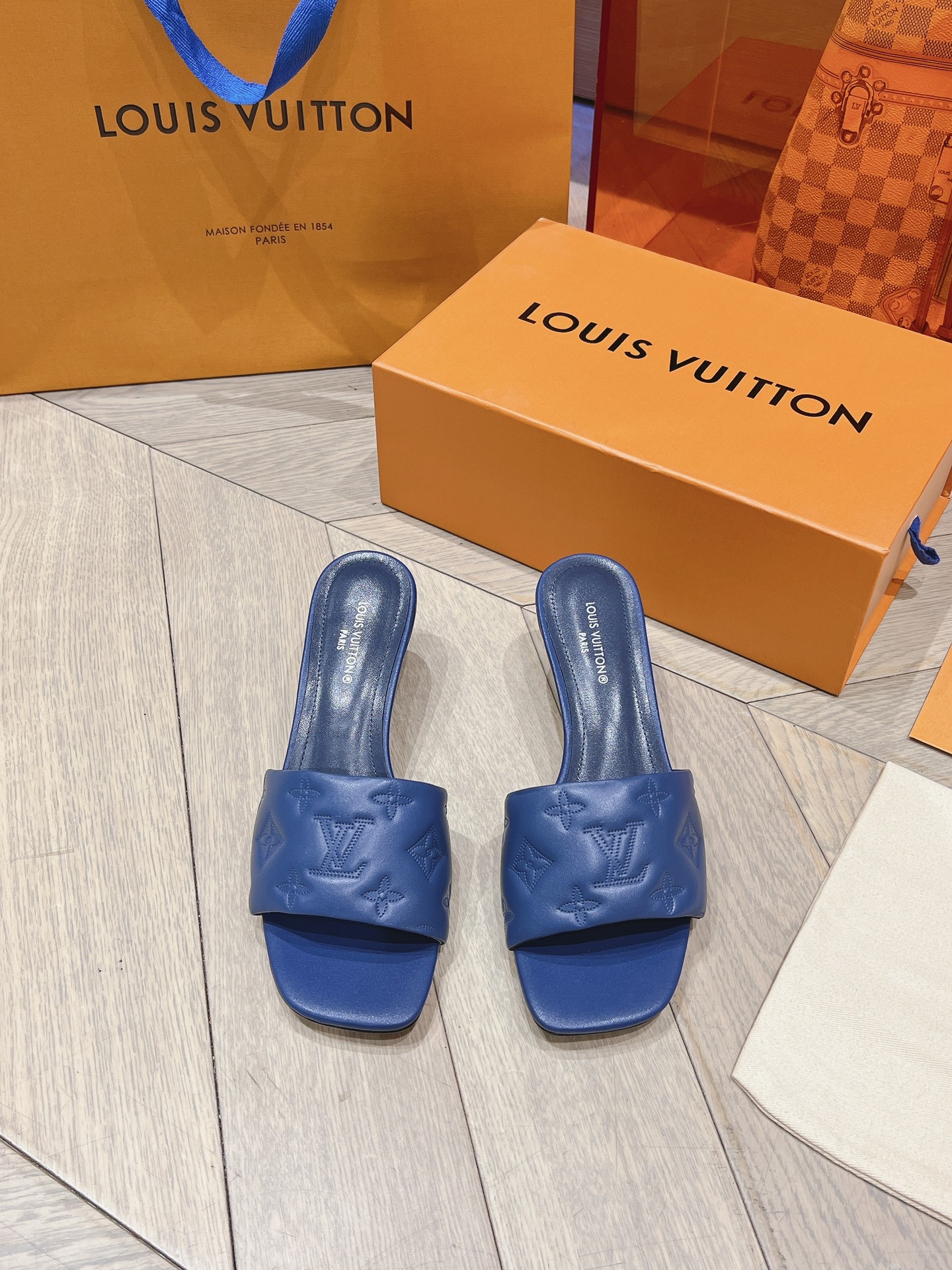 Louis Vuitton Shoes Slippers 7 Star Quality Designer Replica
 Genuine Leather Goat Skin Lambskin Sheepskin