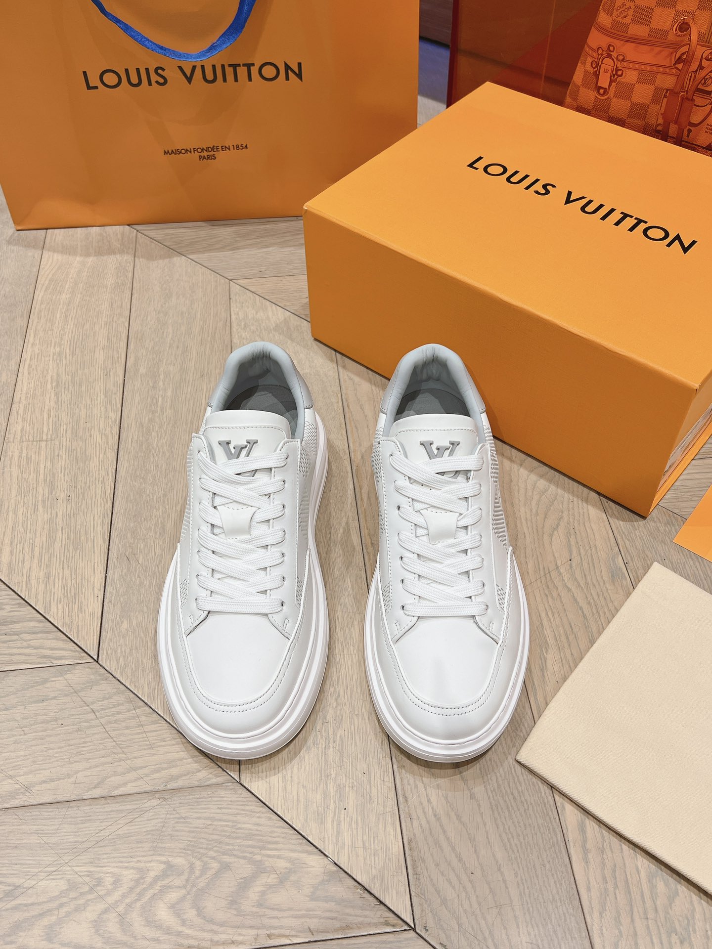 Louis Vuitton Skateboard Shoes White Lychee Pattern Men Cowhide PU