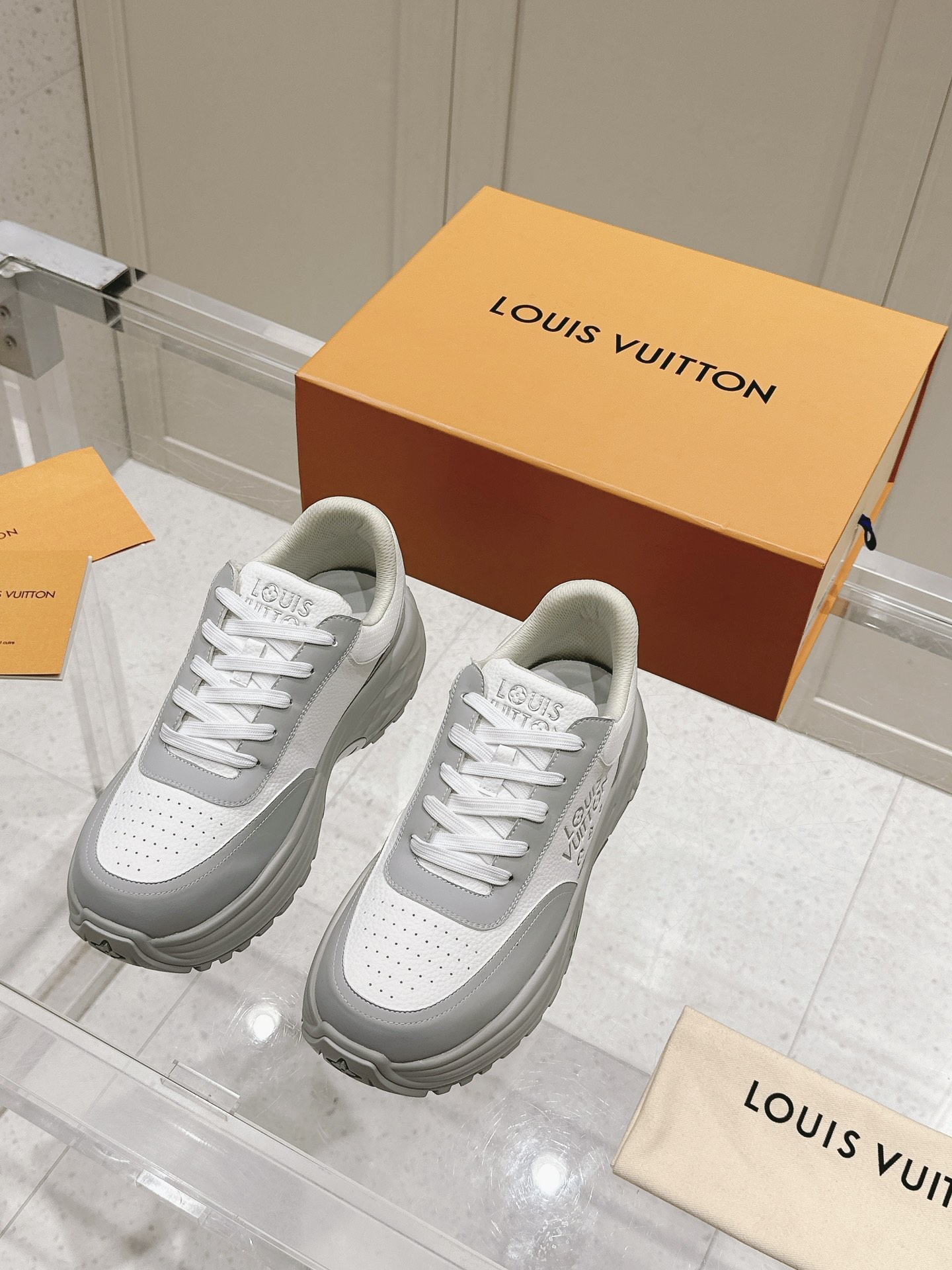 mirror quality
 Louis Vuitton Shoes Sneakers Embroidery Unisex Women Men Cowhide PU TPU Casual