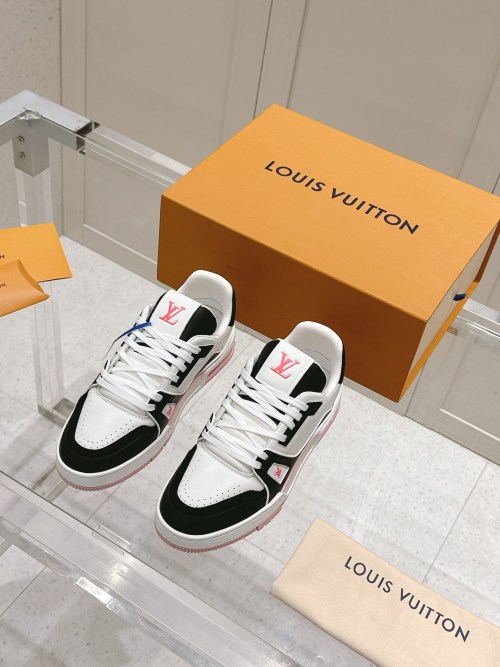 Louis Vuitton New Color Matching Couple Sneakers Sizes 35-44 EU 1 Louis Vuitton New Color Matching Couple Sneakers Sizes 35-44 EU