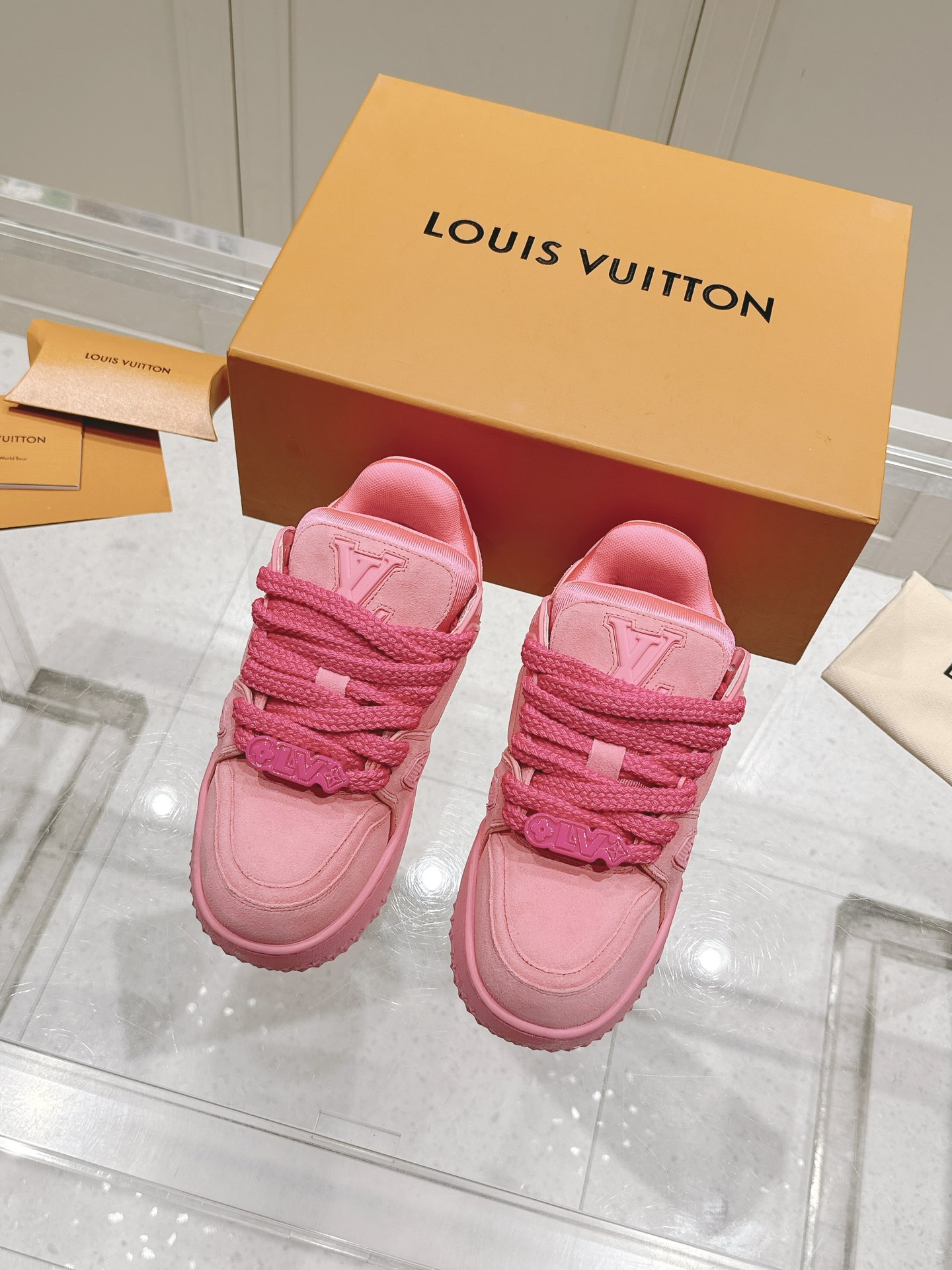 NO:129406,High-end LV Donkey Home Pink Pink Fat Ding Board Shoes Only Women's Size 35-40, Casual Shoes/Sports Shoes, louis vuitton, louis vuitton, louis vuitton, louis vuitton, sneakers19860909高版 LV驴家 粉粉胖丁板鞋 只有女款 码数35-40,休闲鞋/运动鞋,louis vuitton,louis vuitton,louis vuitton,sneakers,Women's Shoes