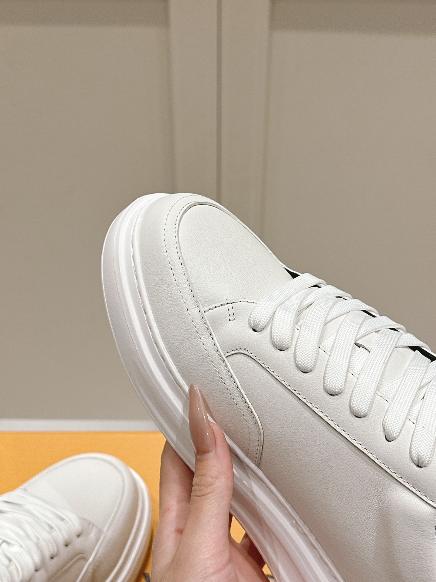 Louis Vuitton L Print Casual White Sneakers Designer Fashion Shoes 7 i1740738166 4253 5