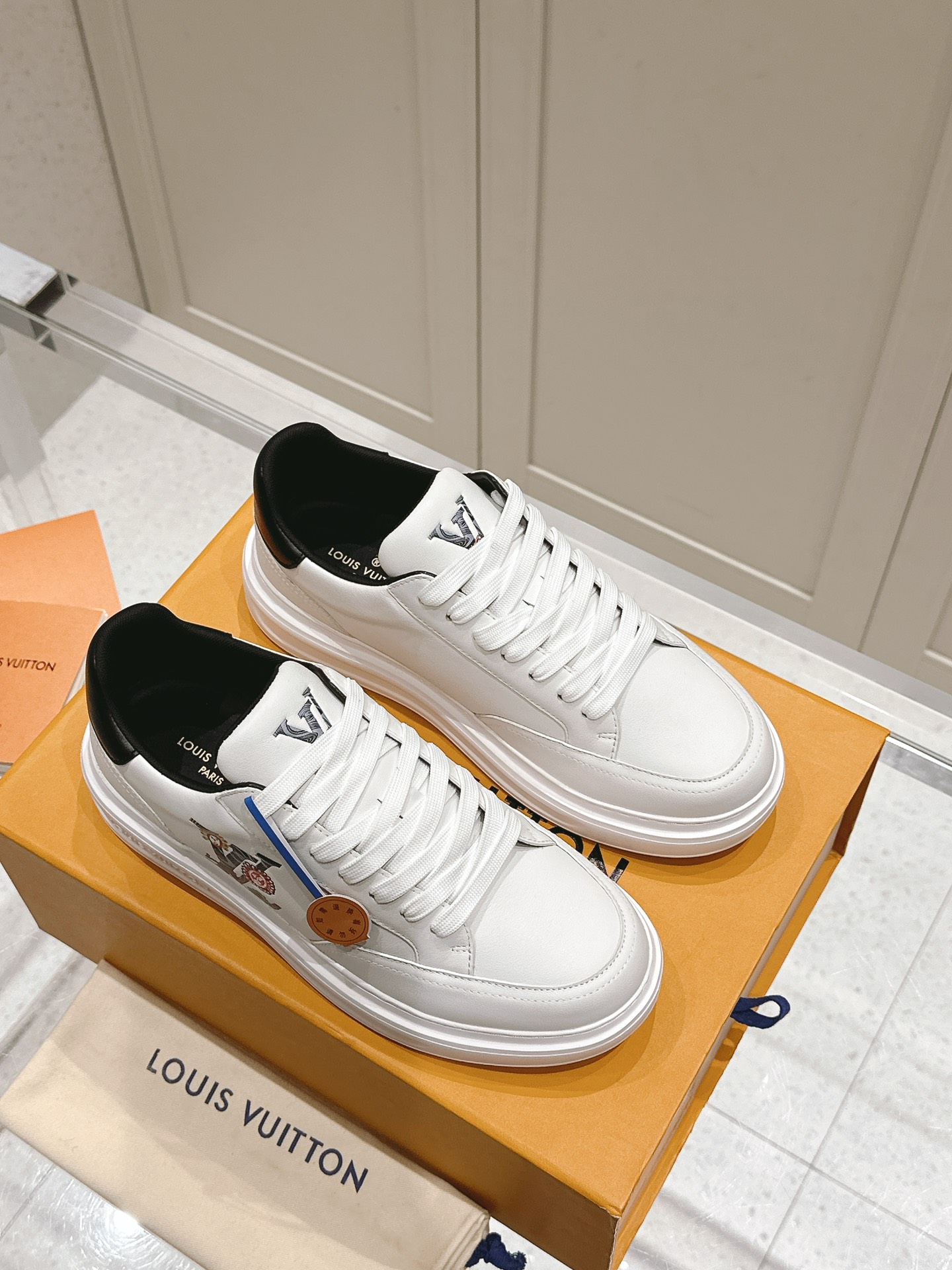 Louis Vuitton L Print Casual White Sneakers Designer Fashion Shoes 4 i1740738166 593 4