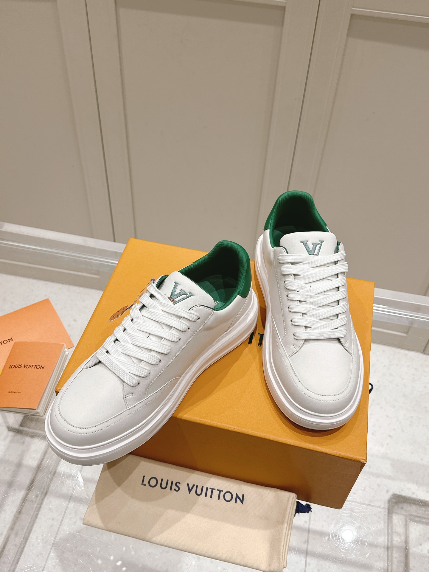 Louis Vuitton L Print Casual White Sneakers, Designer Fashion Shoes 5 i1740738327 4089 0