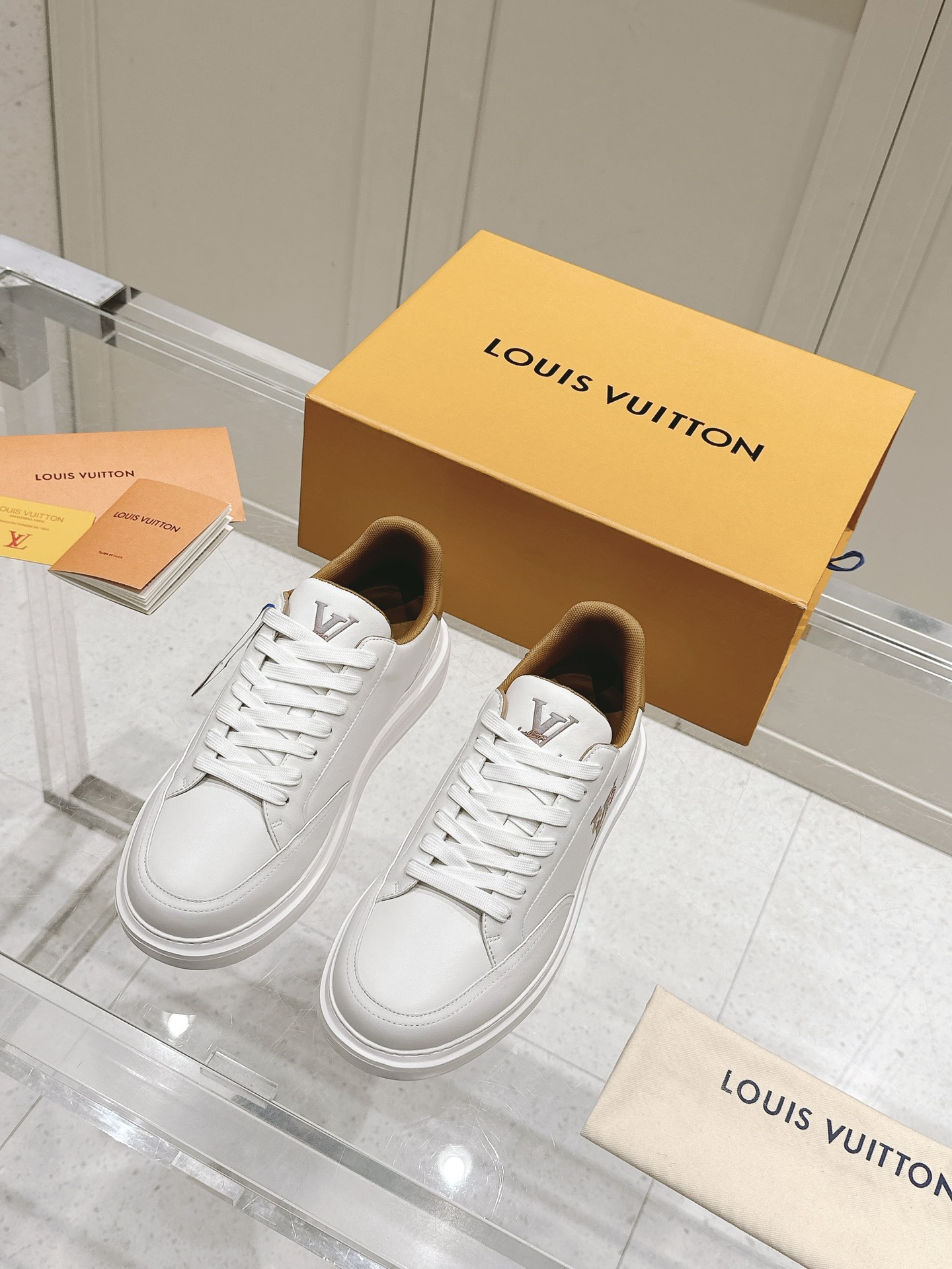Louis Vuitton White Leather Sneakers with Embroidered LV Logo 3 i1740738365 9994 2