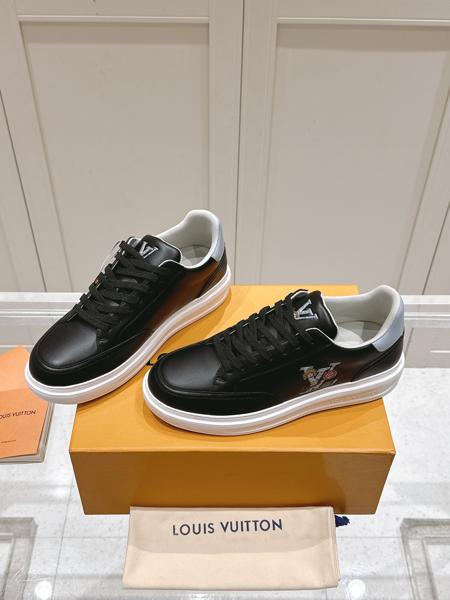 Louis Vuitton Black Leather Casual Sneakers with Embroidered Logo Details 4 i1740738412 4594 3
