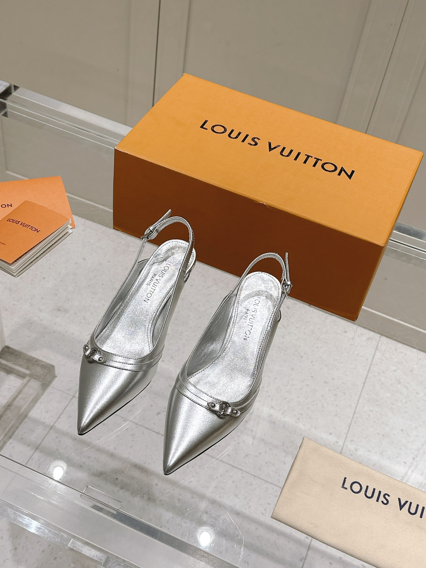 NO:258592,L V Murakami Takashi series Top quality louis vuitton ss25 new arrival~ LV.2025 spring and summer series｜New product of pointed high heels The small pointed toe paired with hollow leather small square buckle can be adjusted and elastic, Lv hardware 