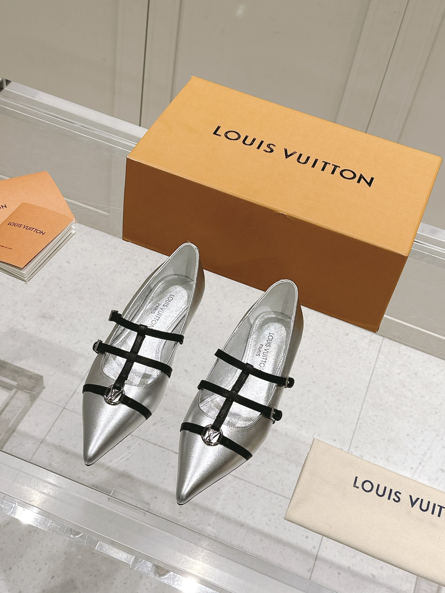 NO:258602,L V Murakami Takashi series Top quality louis vuitton ss25 new arrival~ LV.2025 spring and summer series｜New product of pointed high heels The small pointed toe paired with hollow leather small square buckle can be adjusted and elastic, Lv hardware 