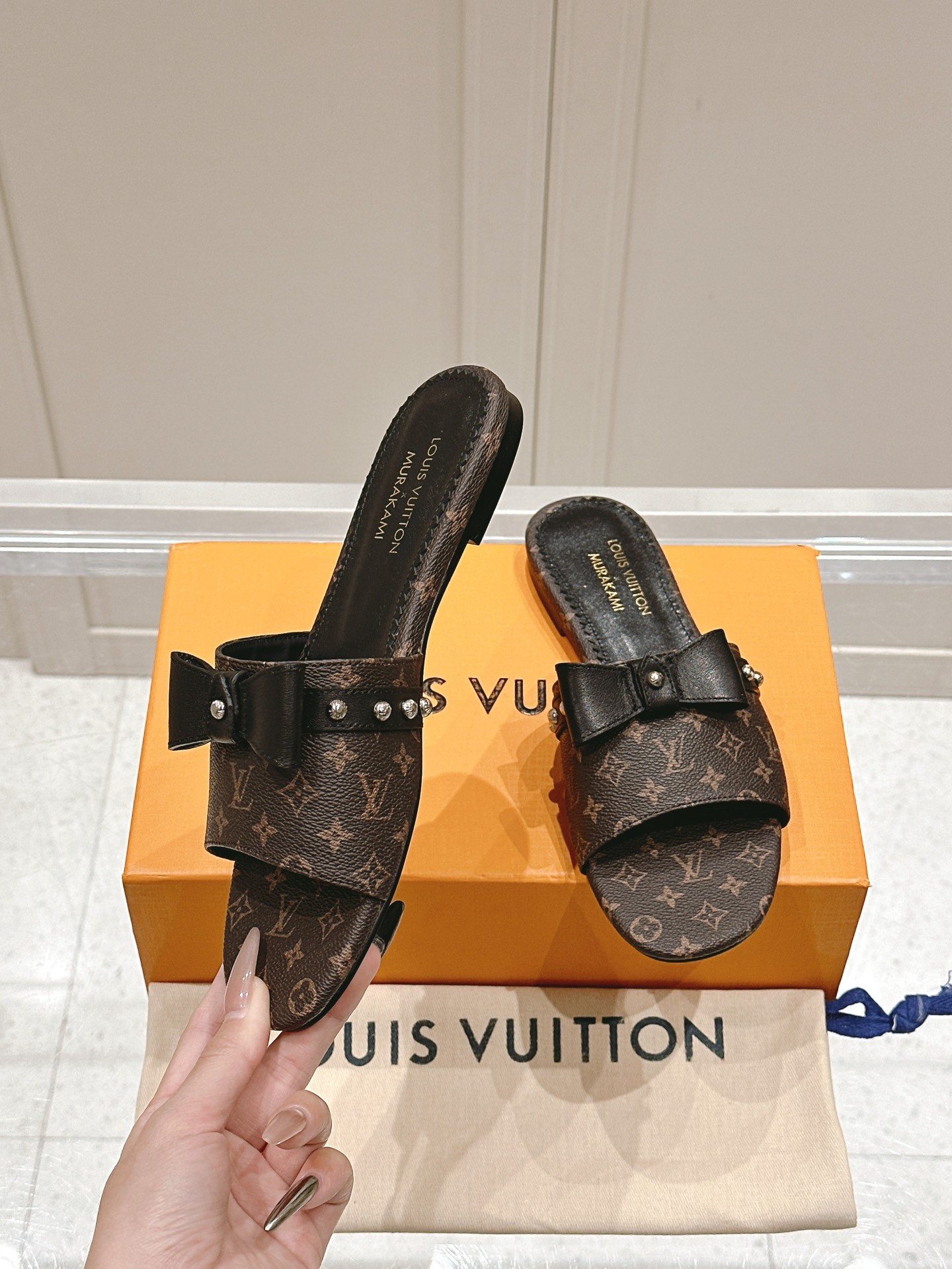 Louis Vuitton LV x TM 路易威登x村上隆联名6AM 系列 白三彩 平底 凉拖鞋